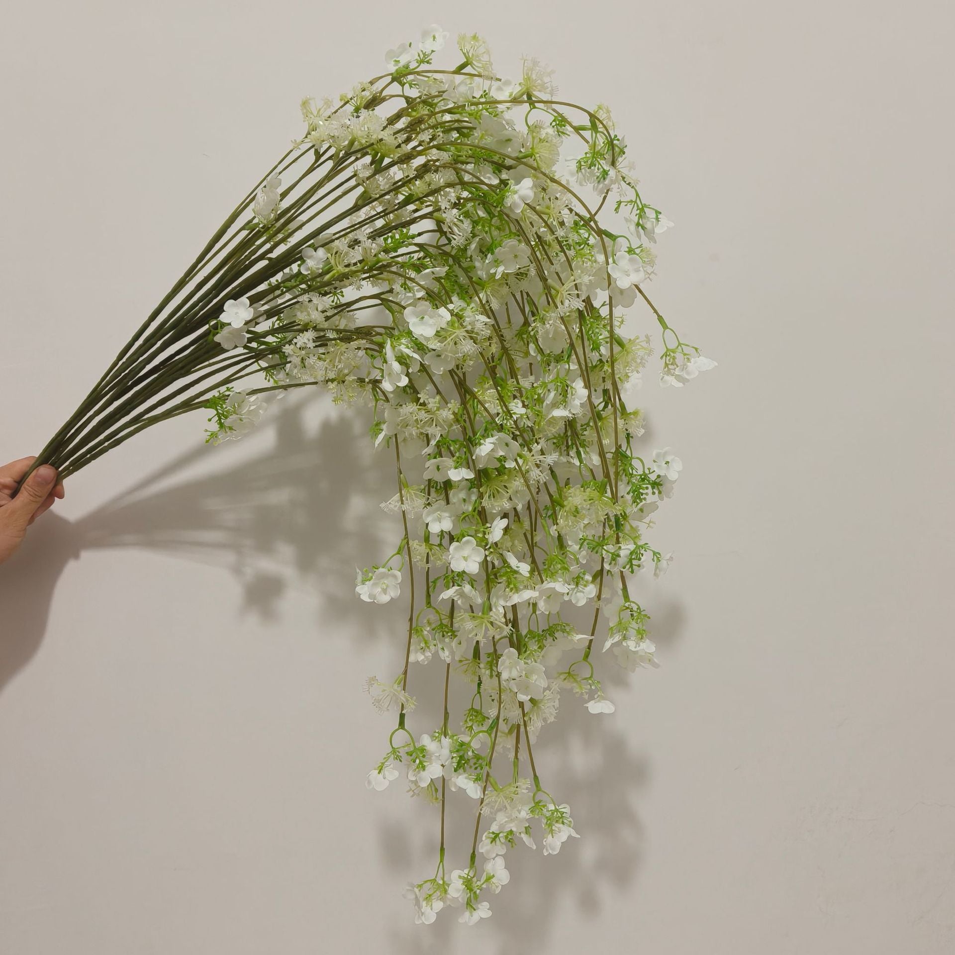 Künstliche Hängeblumen 5er Set, 93 cm lang, Lebensechte Blütenzweige für Dekoration, Hochzeit, Gastronomie & Floristik, pflegeleicht