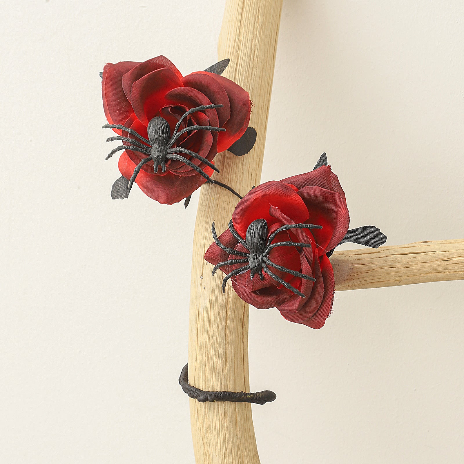 Faux-Rosen mit Spinnen, 38cm, Kunstseide, Gothic Halloween Deko, Hochzeiten, Partys, Innenräume