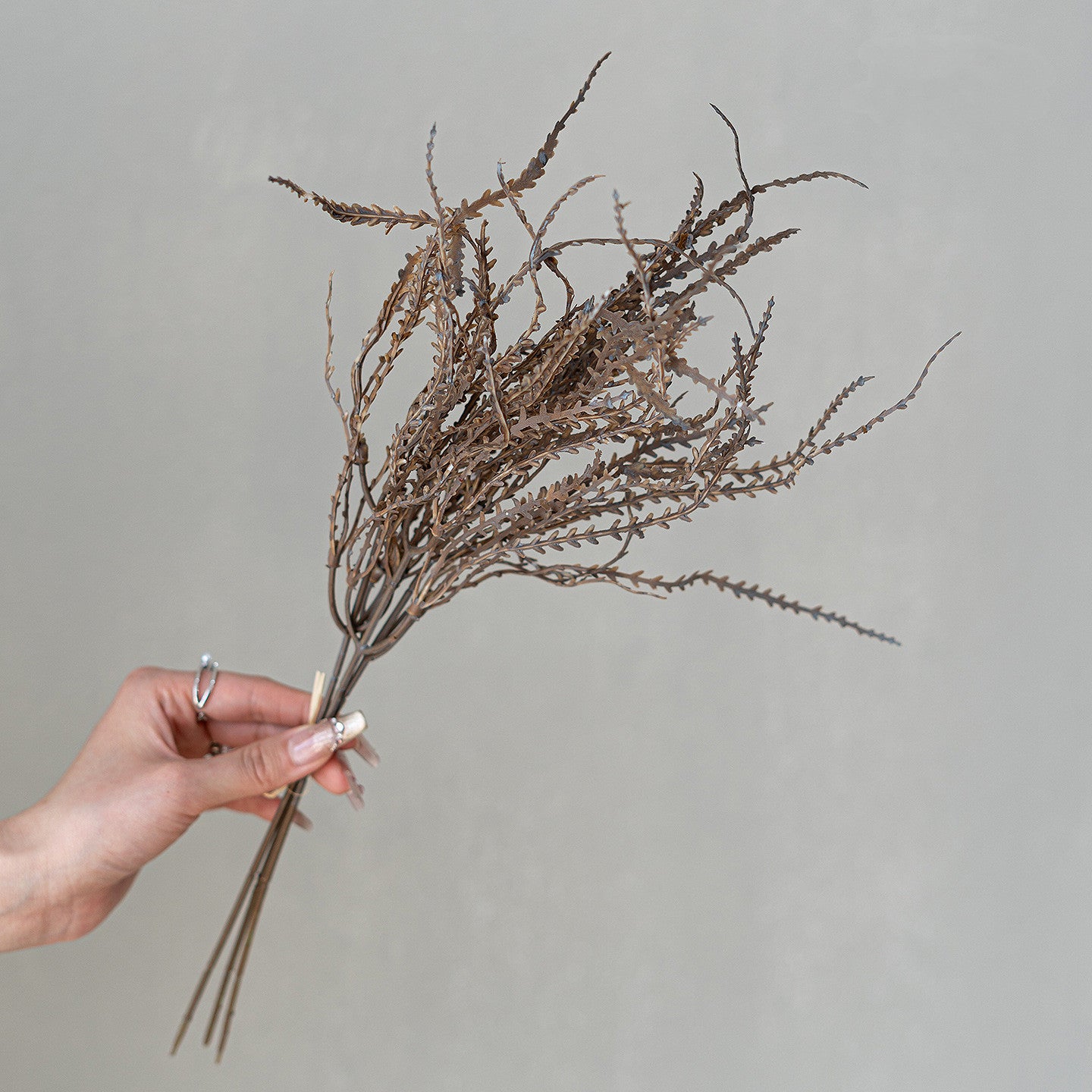 Künstliche Herbstblumenstrauß mit Korallenmoos, 45cm, Kunststoff, ideal für Hochzeiten, Innendekoration, Veranstaltungen