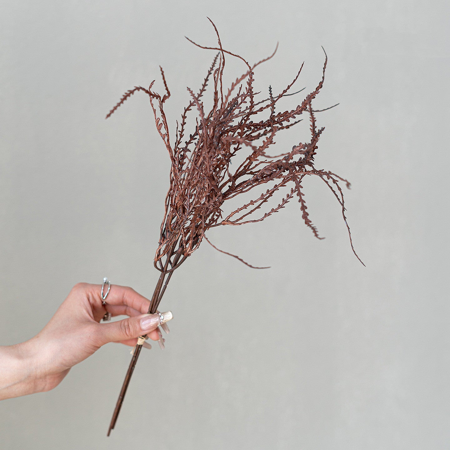 Künstliche Herbstblumenstrauß mit Korallenmoos, 45cm, Kunststoff, ideal für Hochzeiten, Innendekoration, Veranstaltungen
