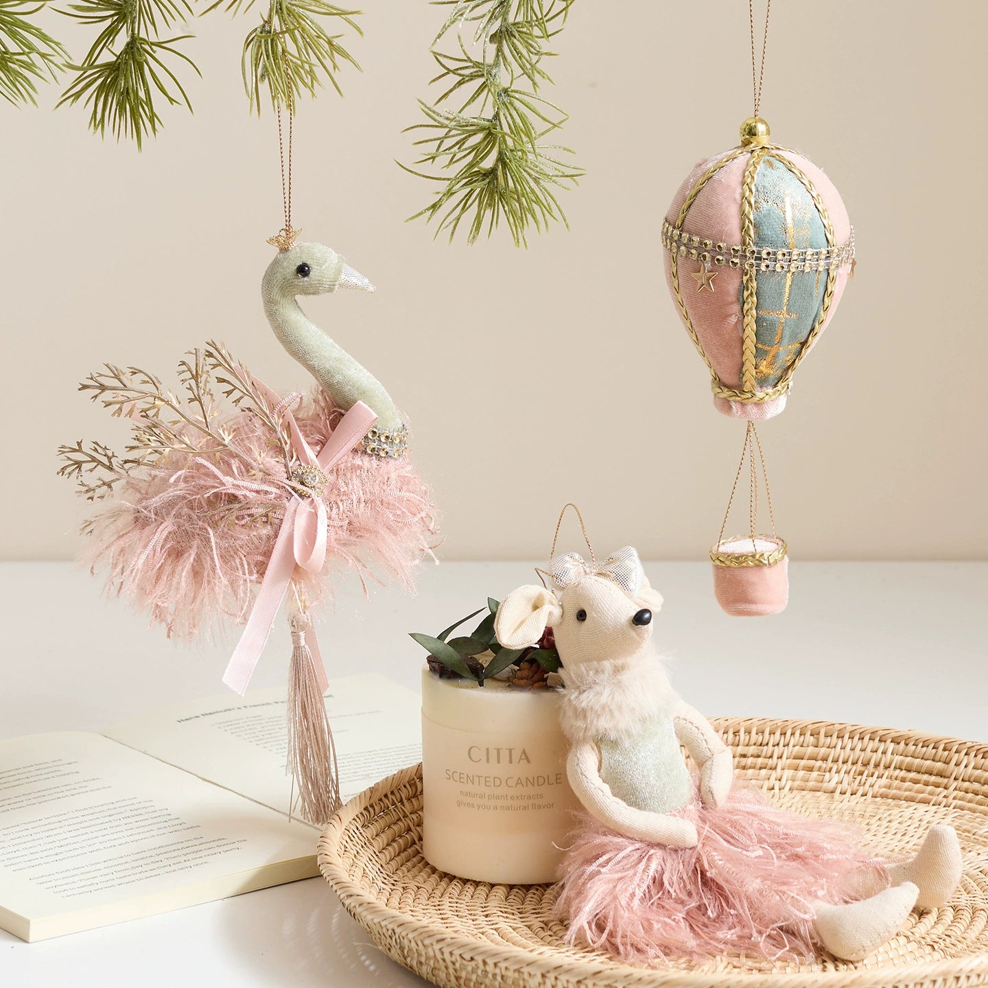 Weihnachtsdekoration aus Samt, realistische Hängeornamente, Swans & Kugeln, für Baum, Fenster, Hochzeit, Festdekoration