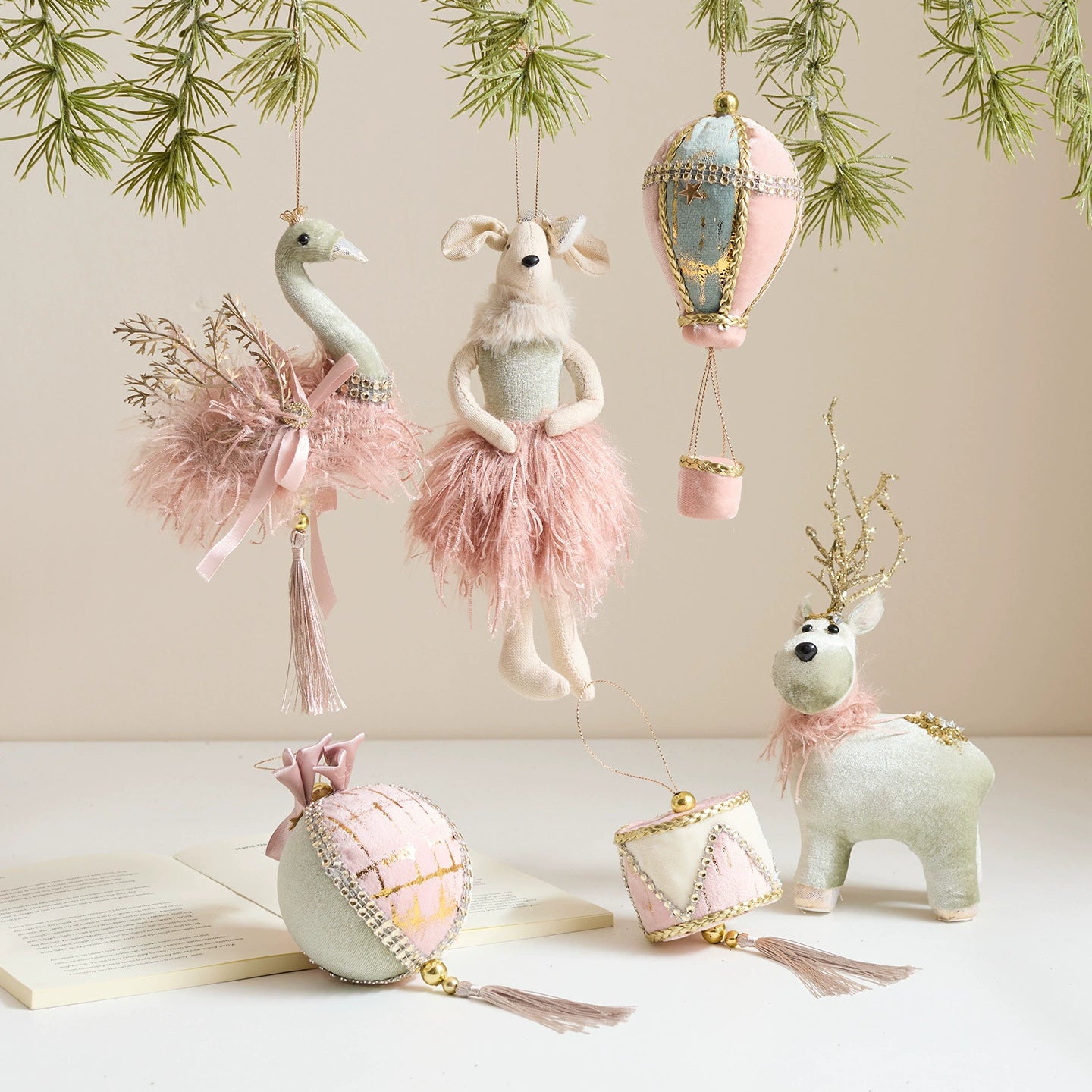 Weihnachtsdekoration aus Samt, realistische Hängeornamente, Swans & Kugeln, für Baum, Fenster, Hochzeit, Festdekoration