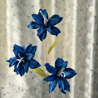 Künstliche Lilien, 3 Blüten, 85 cm, Real-Touch, für Hochzeiten, Dekoration, Hotel, Beerdigung, langlebig, pflegeleicht