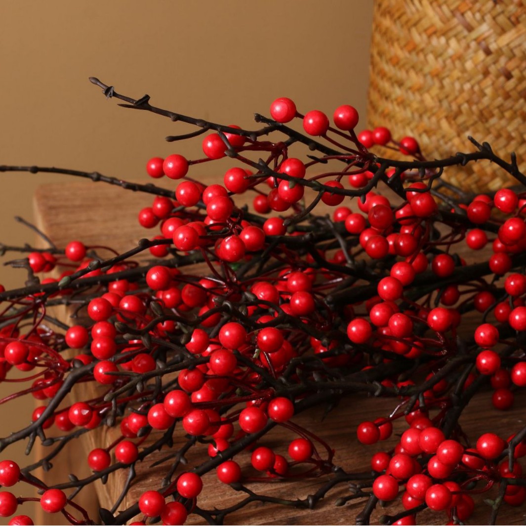 Künstliche Stechpalmenzweige mit roten Beeren, 62/80/90 cm, Real-Touch Kunststoff für Hochzeitsdeko, Grabschmuck & Wohnaccessoires