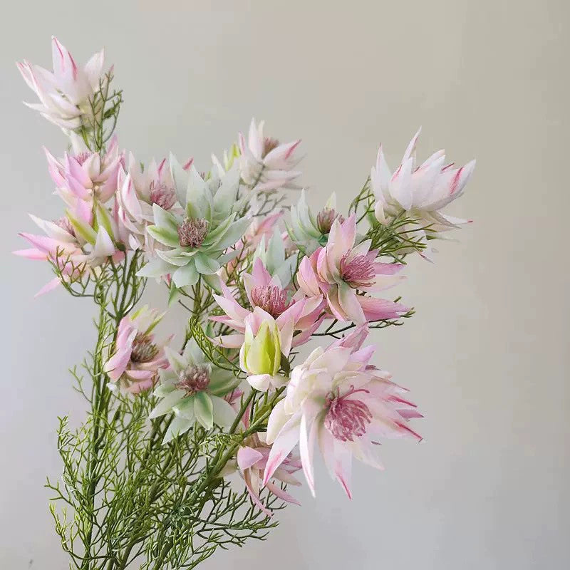 Künstliche Schneelilien, 69 cm, 6 Blütenköpfe, modern, für Hochzeit, Dekoration, Innenraum, realistisch, Kunstseide, vielseitig