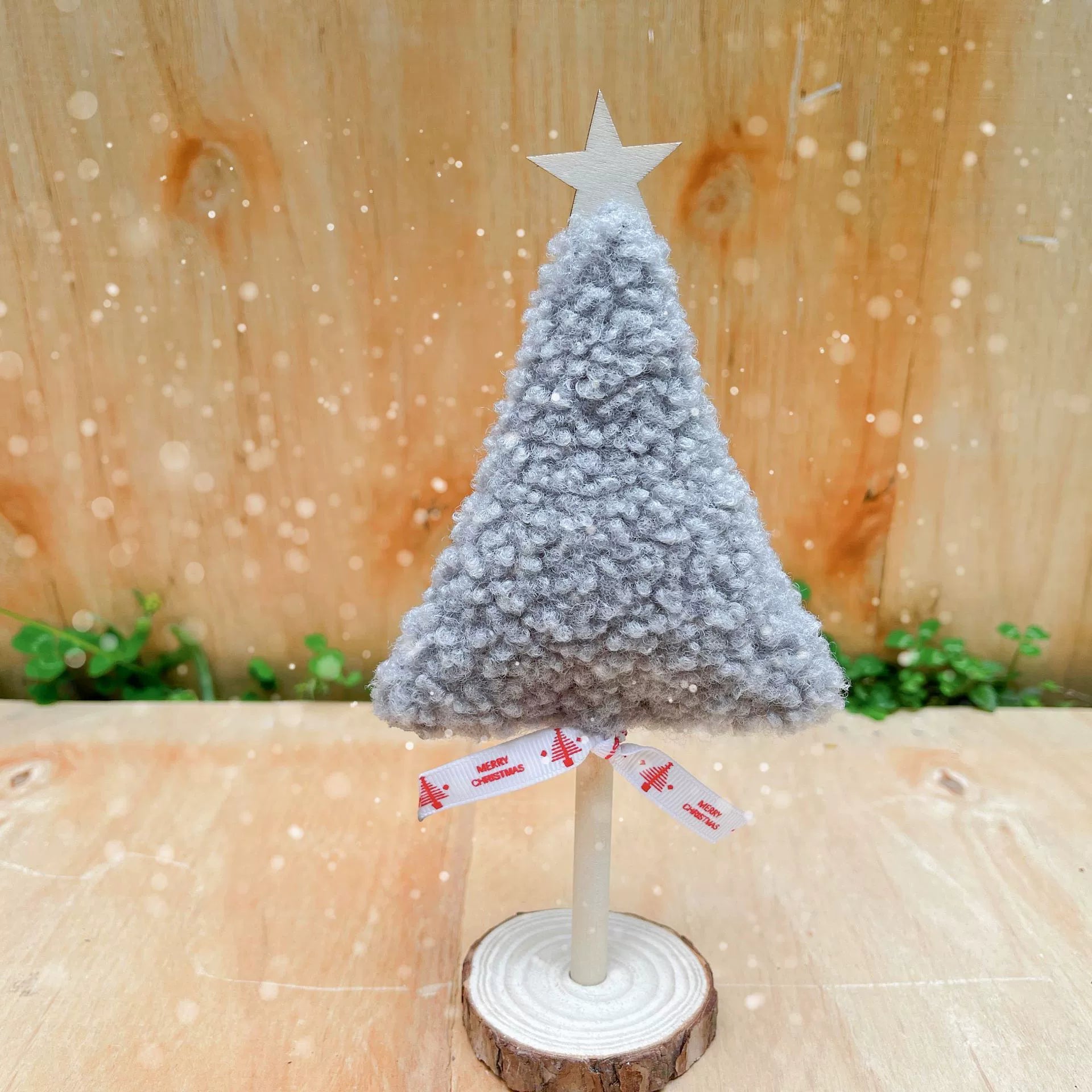 Mini Weihnachtsbaum Deko 22x10 cm, künstliche Tanne aus Stoff, realistische Optik, festliche Tischdekoration, Hochzeit, Event, Ladenausstattung, 8 Farben