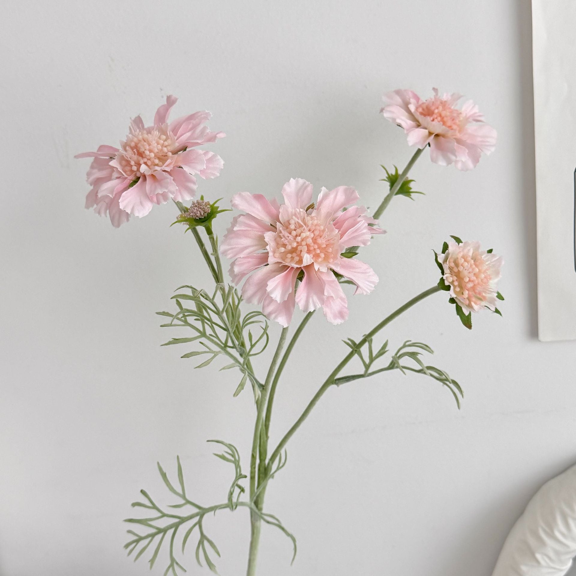 Knautia macedonica (Witwenblume) Kunstblume, 60 cm, 4 Blüten pro Stiel, für Hochzeitsdekoration, Wohnaccessoires und Einzelhandel