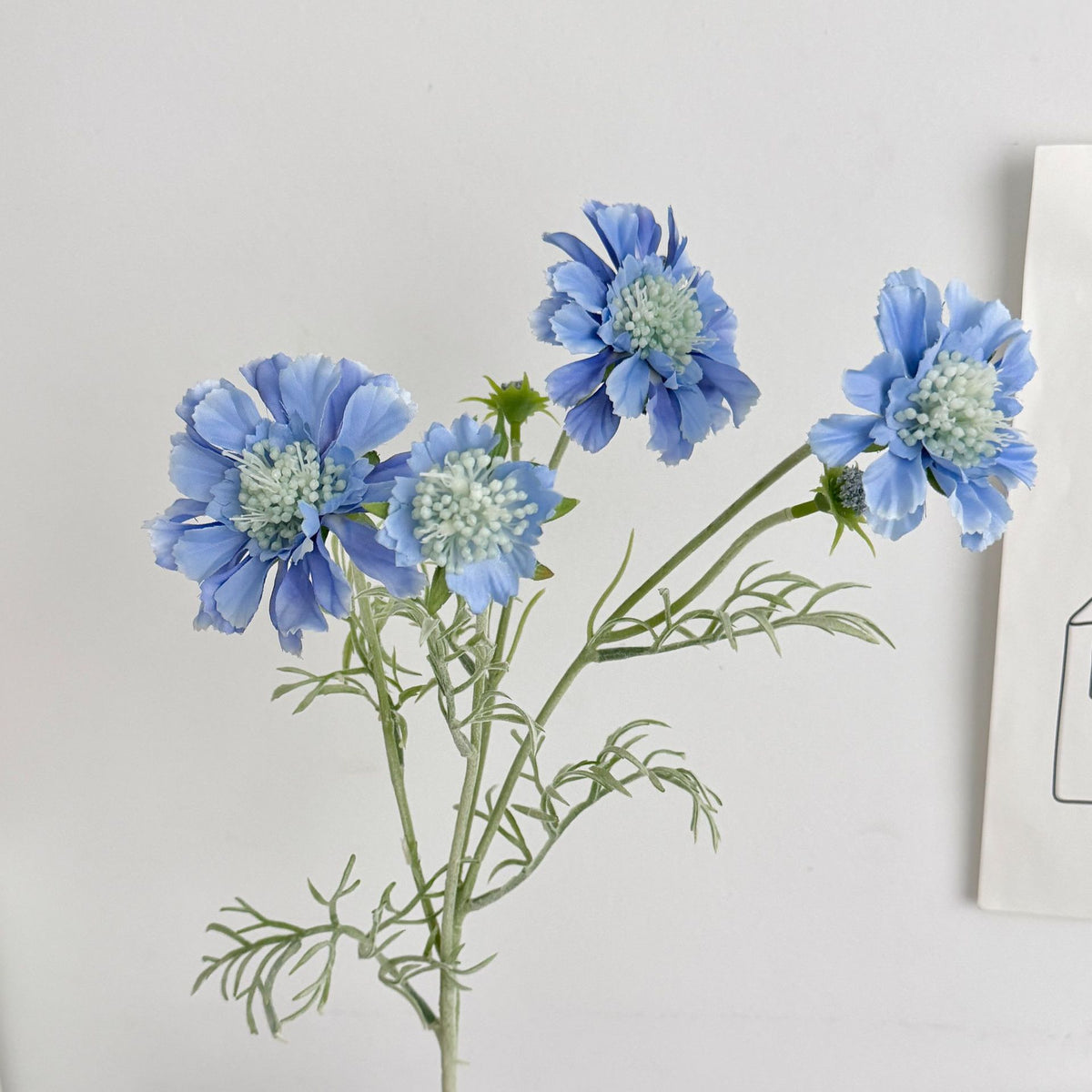 Knautia macedonica (Witwenblume) Kunstblume, 60 cm, 4 Blüten pro Stiel, für Hochzeitsdekoration, Wohnaccessoires und Einzelhandel