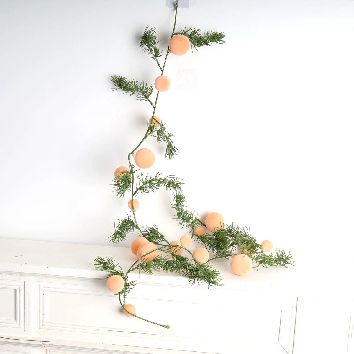 2er-Set Weihnachtsdeko, 180 cm Kiefernzweige mit roten Beeren, Fenster- und Kamindekoration, festliche Stimmung