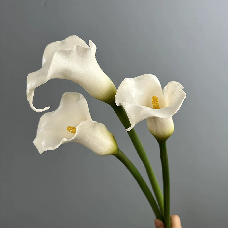 Künstliche Calla-Lilie aus PU, 68 cm, einzelner Stiel, realistisch, für Hochzeiten, Geschäftsräume und Wohnaccessoires, 4 Farben