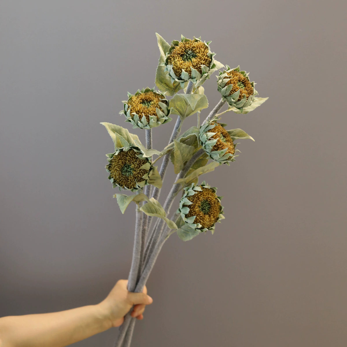 Hochwertige künstliche Sonnenblume, 62 cm, Einzelstiel, gelb oder schwarz-braun, für Zuhause, Hotel, Hochzeit, Schaufensterdekoration