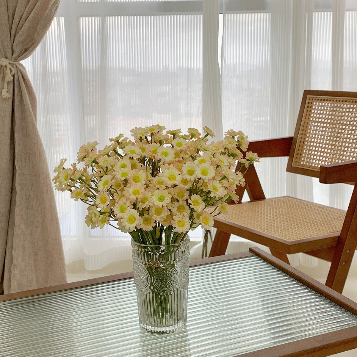 Künstliche Gänseblümchen Seidenblumen Bouquet 26 cm, 6er-Set für Hochzeit, Dekoration, Ladenlokal, Zuhause