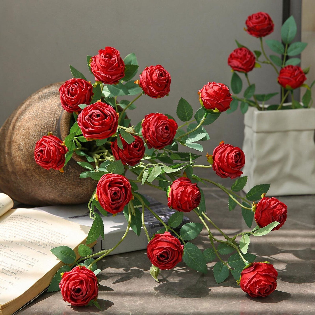 Künstliche Rose, 3 Blüten pro Stiel, 57 cm, Seidenblume, moderne Deko für Wohnzimmer, Tisch, Hochzeit, Innenbereich, 6 Farben