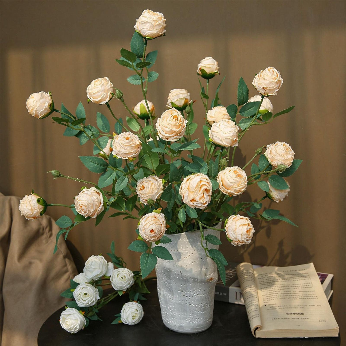 Künstliche Rose, 3 Blüten pro Stiel, 57 cm, Seidenblume, moderne Deko für Wohnzimmer, Tisch, Hochzeit, Innenbereich, 6 Farben