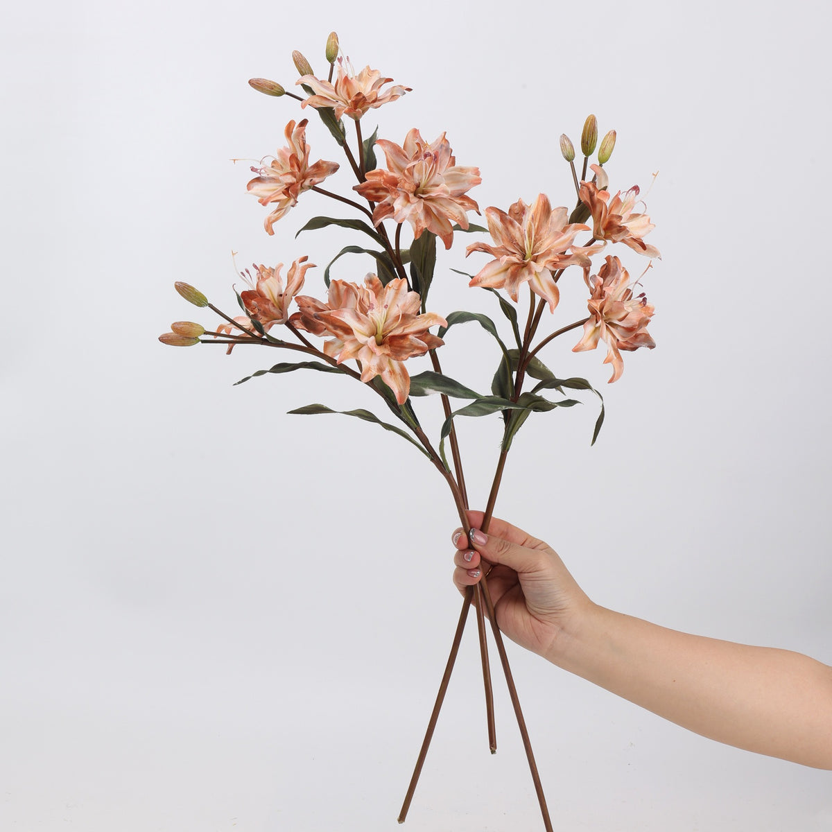 58 cm Lilienbusch aus Seidenstoff, 3 Blüten, klassische Retro-Optik, für Hochzeiten, Wohnaccessoires und kommerzielle Räume