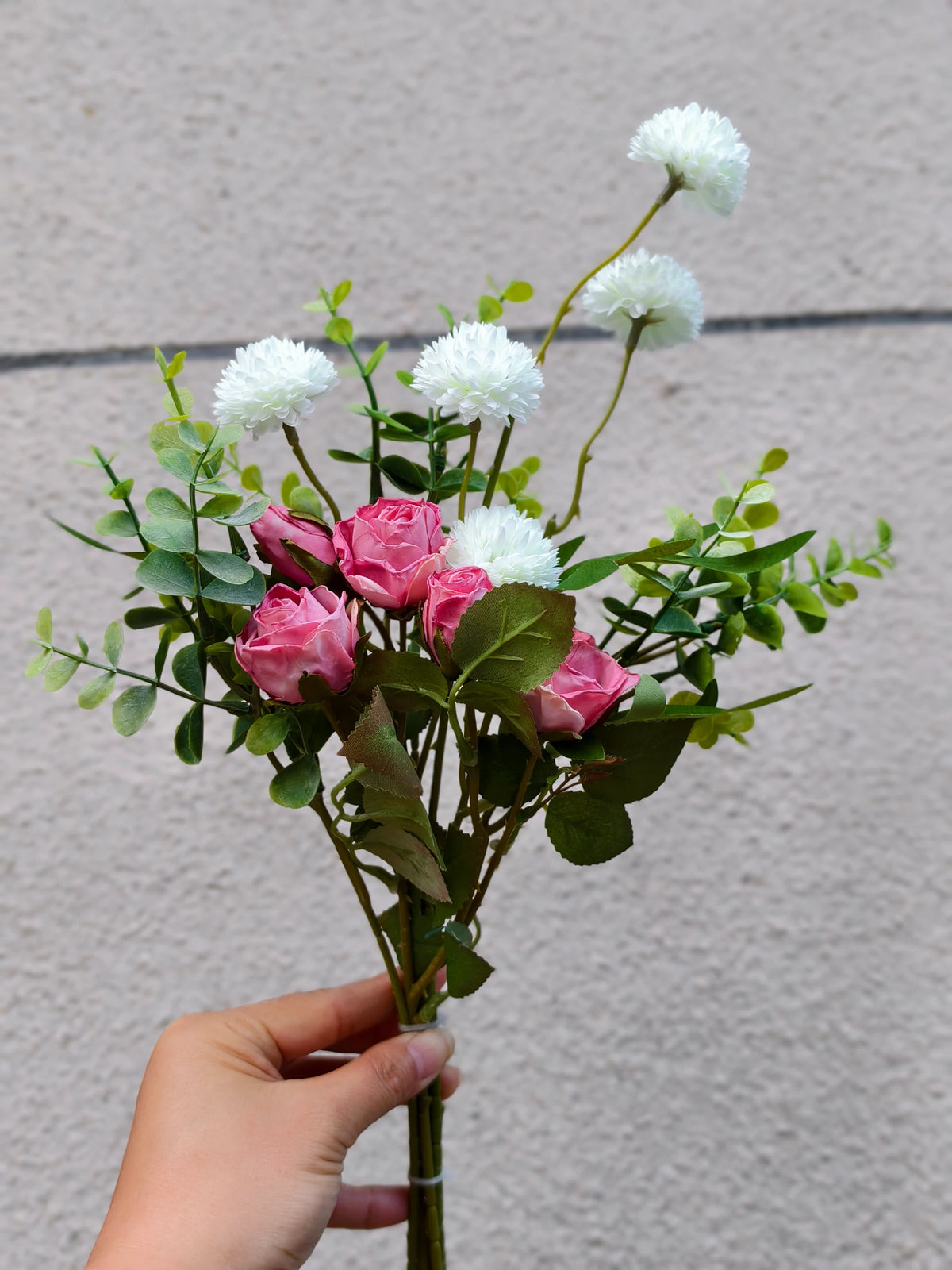 Künstlicher Blumenstrauß mit Rosen, Eukalyptus und Chrysanthemen, 42 cm, 10 Blüten, für Hochzeiten und Innendekoration