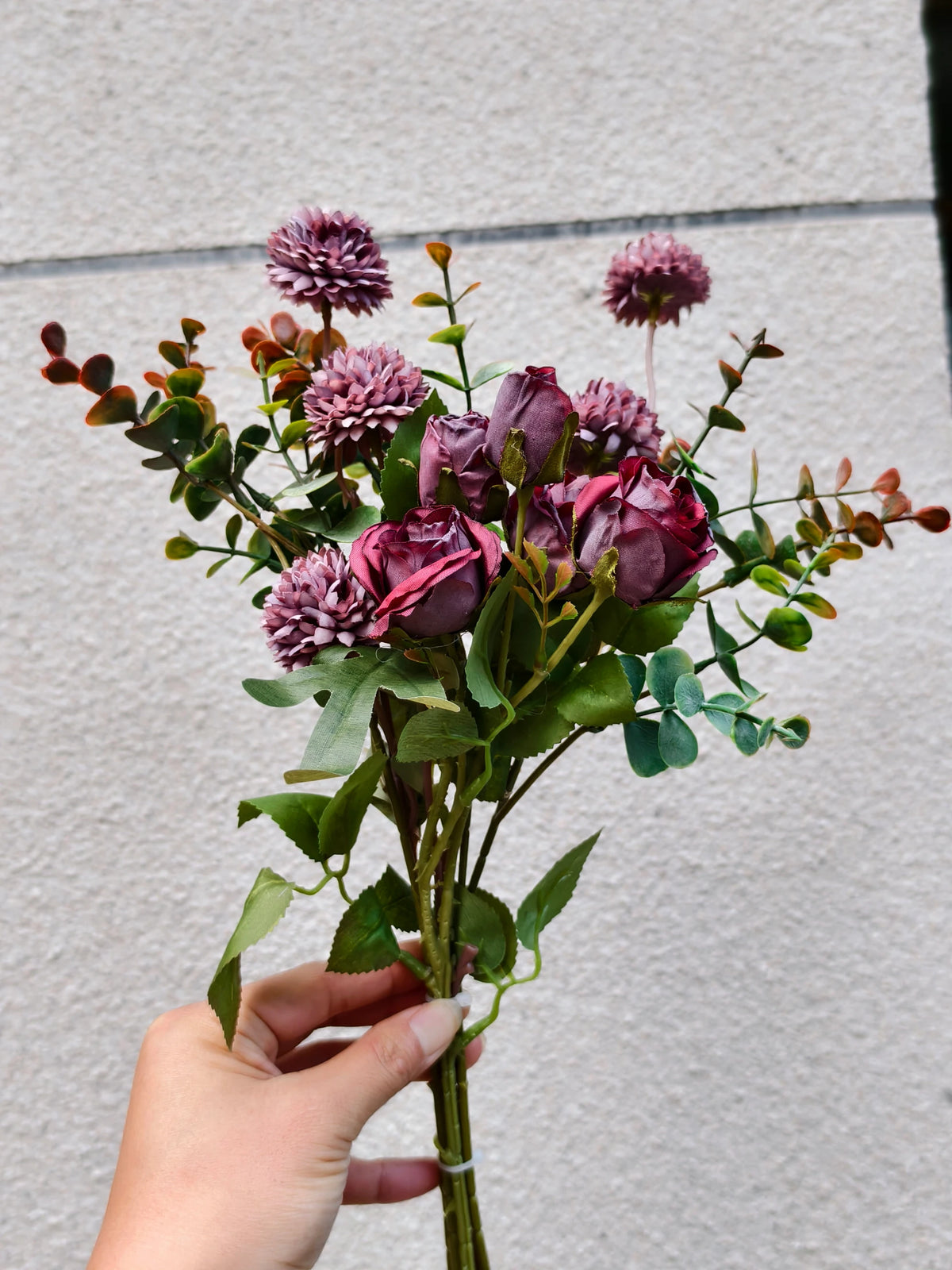 Künstlicher Blumenstrauß mit Rosen, Eukalyptus und Chrysanthemen, 42 cm, 10 Blüten, für Hochzeiten und Innendekoration