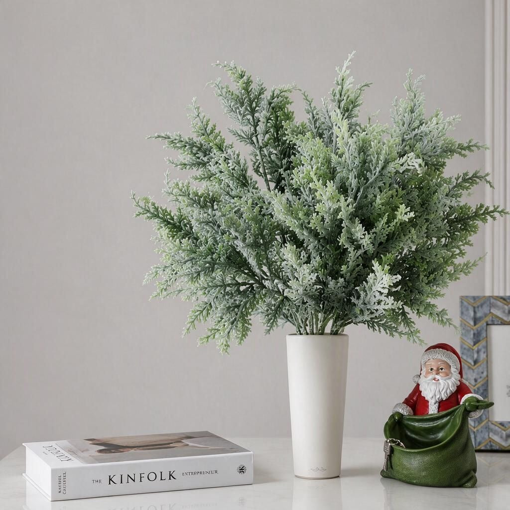 Künstlicher Zedernzweig mit Frost-Beflockung, 6er-Pack, Kunststoff (PE/PVC), Weihnachtsdeko für Floristik & Schaufenster