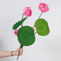 Künstliche Lotusblume mit Blättern und Samenkapsel, Bund mit 3 Blüten, PU, für Hochzeit, Hotel und Schaufenster