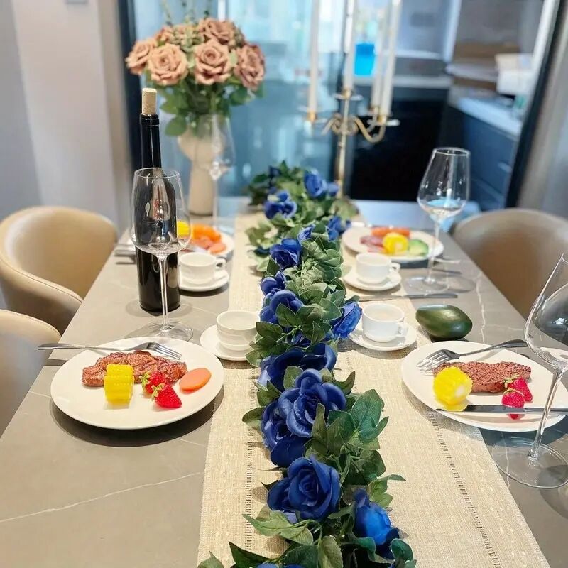 3er-Set künstliche Rosengirlande (Weingirlande-Hängemodus), gefertigt aus hochwertiger Seide. Diese künstlichen Blumen eignen sich perfekt für Außen- und Innenhochzeiten, Wanddekorationen und weitere Anlässe