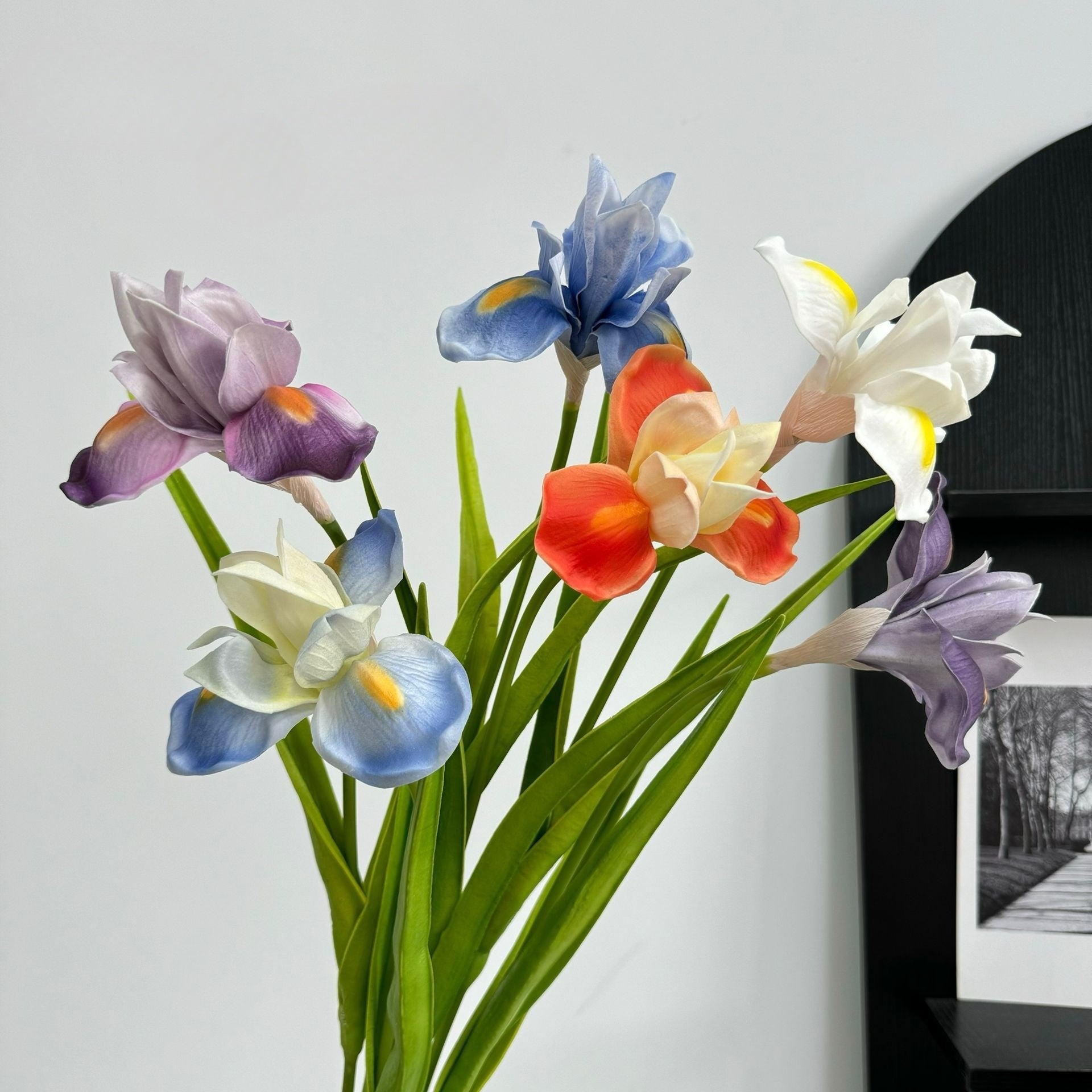 Großhandel: 55 cm künstliche Schwertlilien-Stängel künstliche Iris Deko-Simulationsblumen für die Wohnung