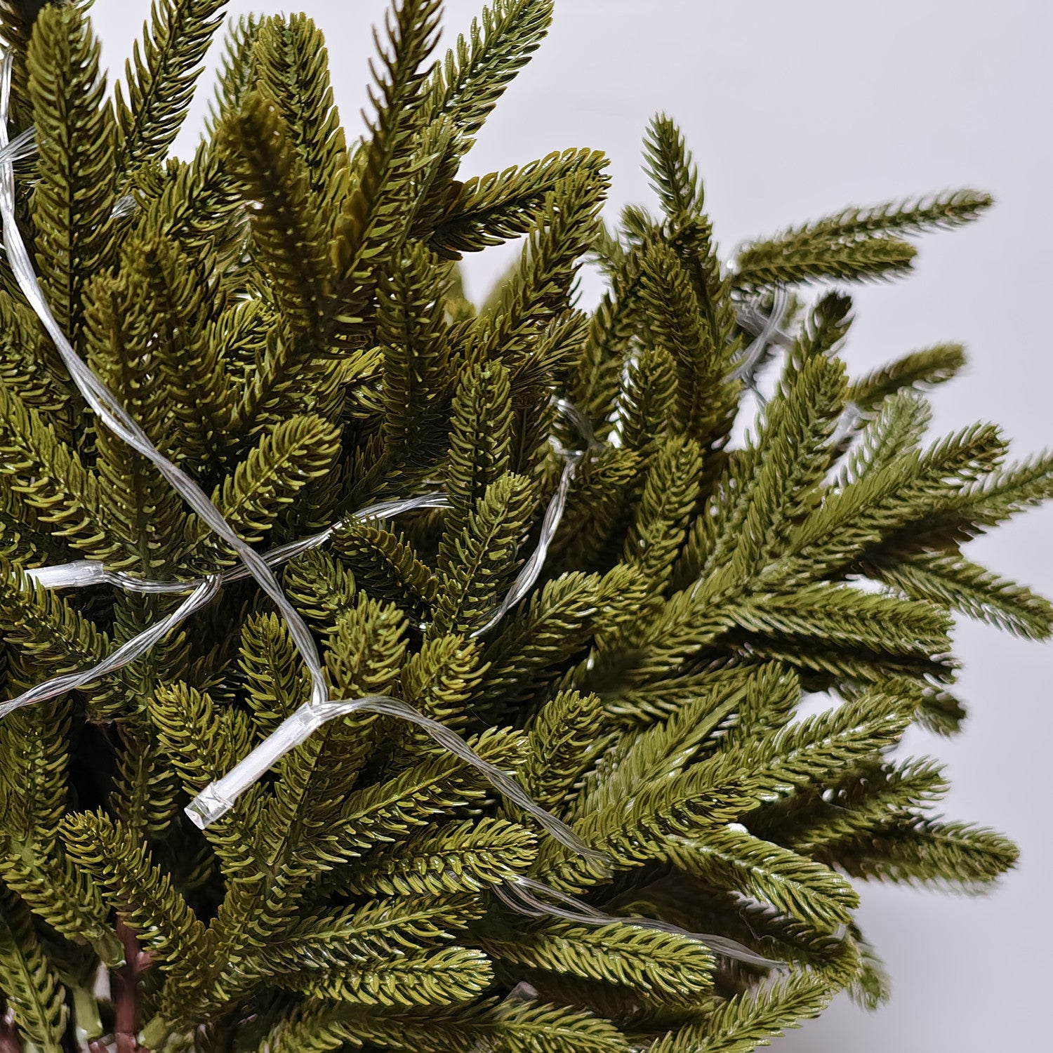5 Stück Beleuchtete Kiefernzweige – Leuchtende Norfolk-Kiefernäste als Vasenfüller