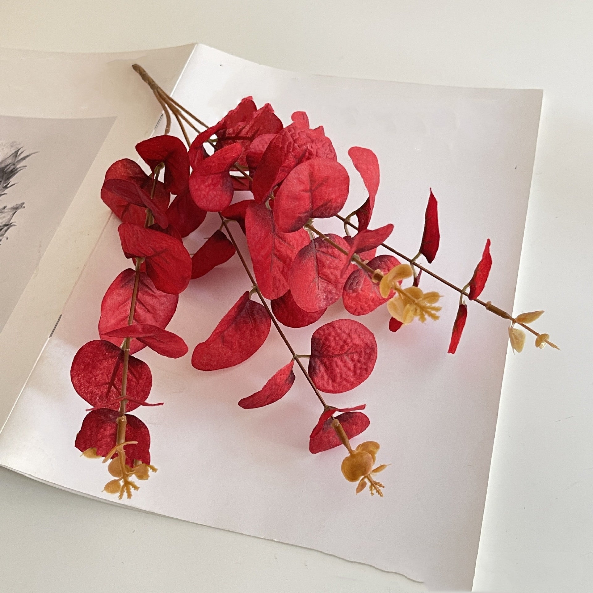 40 cm künstlicher Eukalyptusblätter-Busch, 4 Stängel für Halloween-Dekoration
