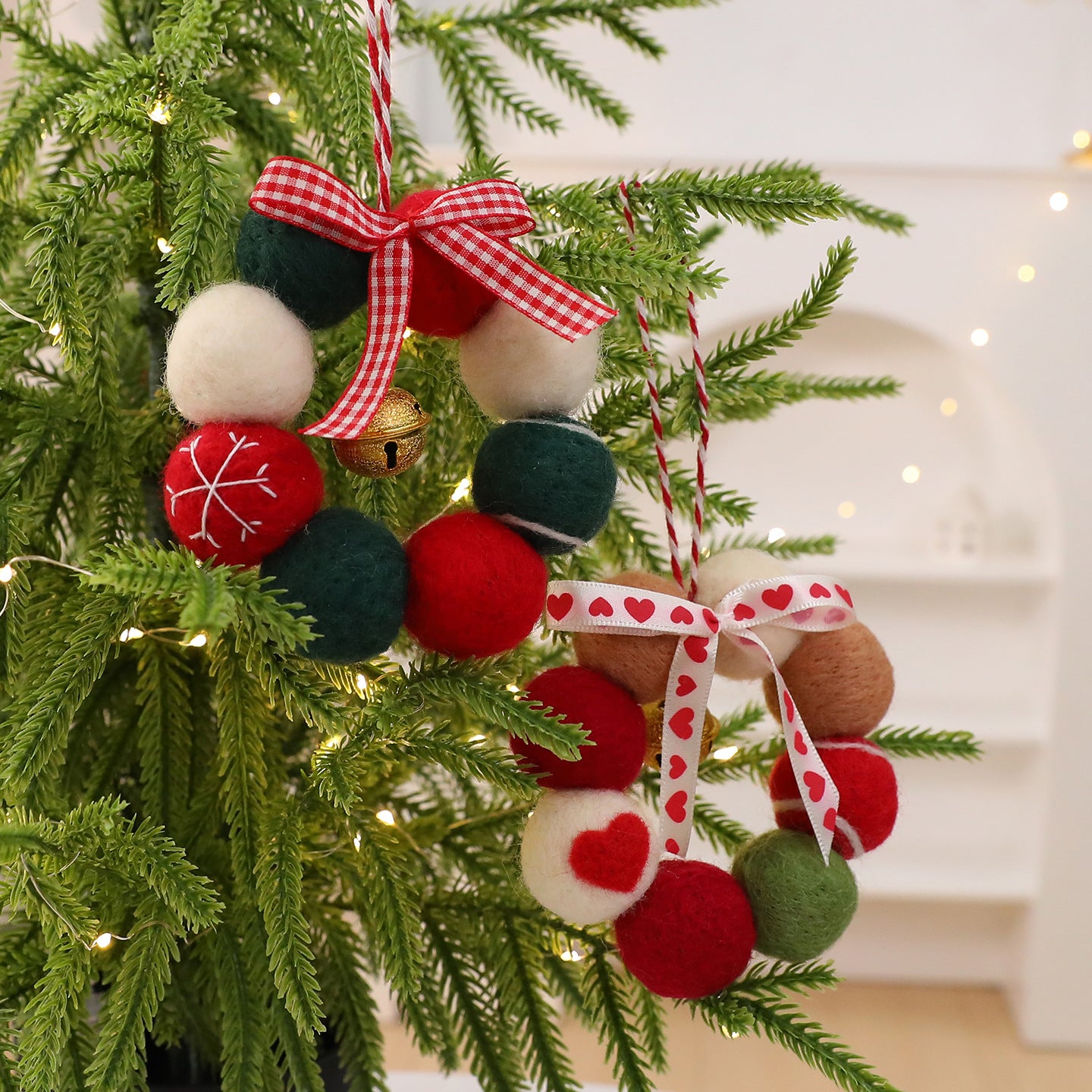 2 Stück Handgemachter Glockenkranz-Anhänger – von nepalesischen Kunsthandwerkern gefertigt