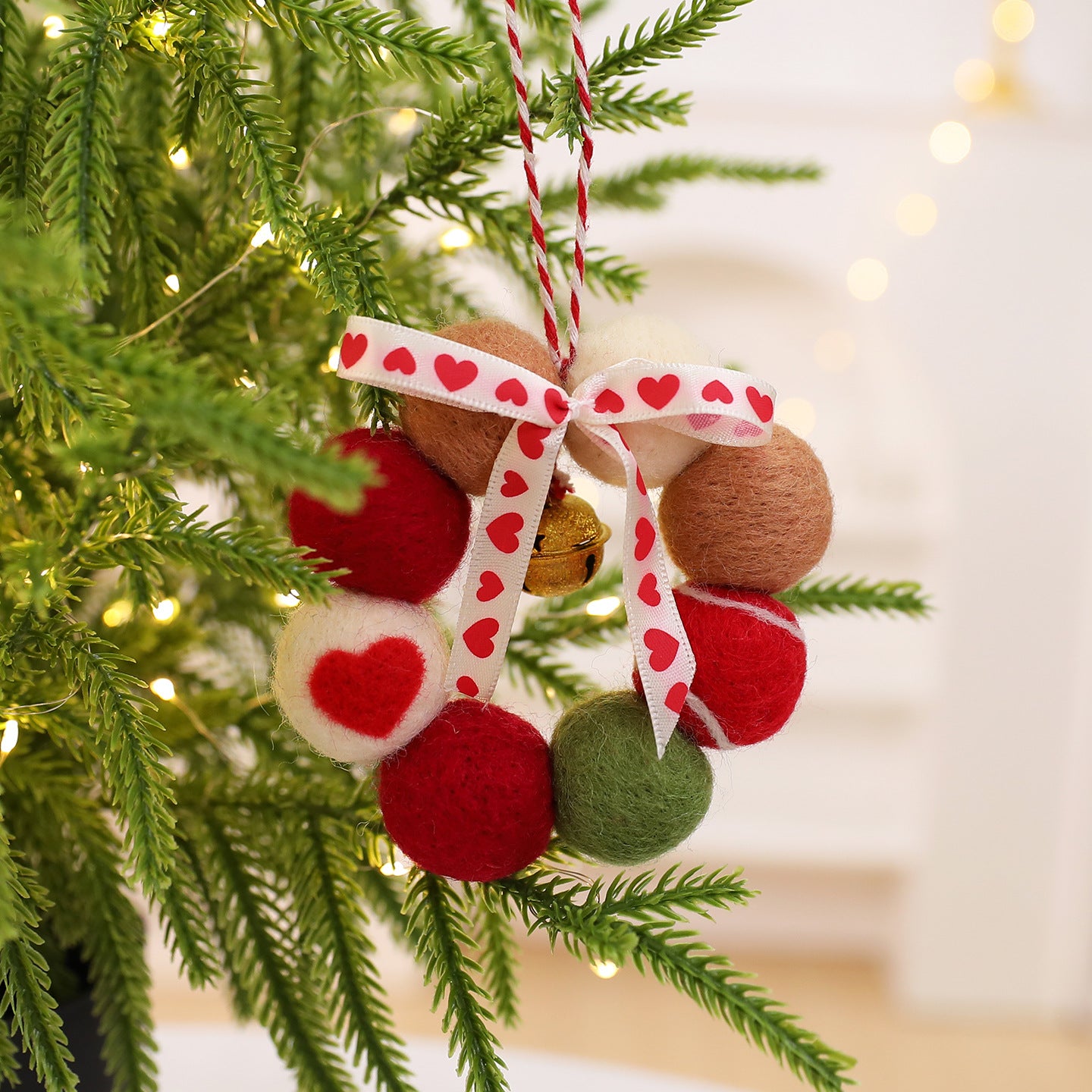 2 Stück Handgemachter Glockenkranz-Anhänger – von nepalesischen Kunsthandwerkern gefertigt