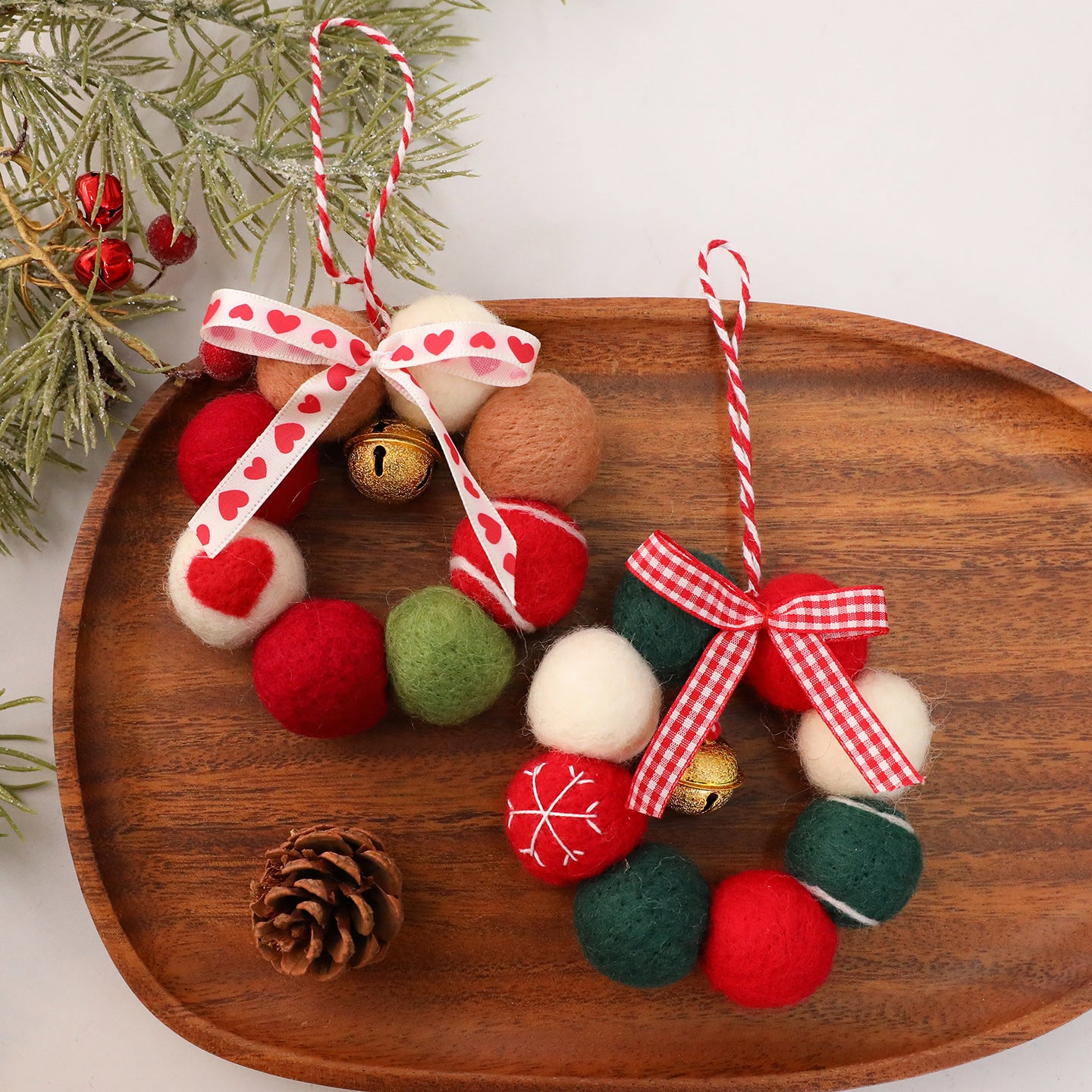 2 Stück Handgemachter Glockenkranz-Anhänger – von nepalesischen Kunsthandwerkern gefertigt