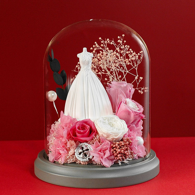 Hochzeitsstil Erhaltene Rote Rose in Glaskuppel mit LED-Lichtern