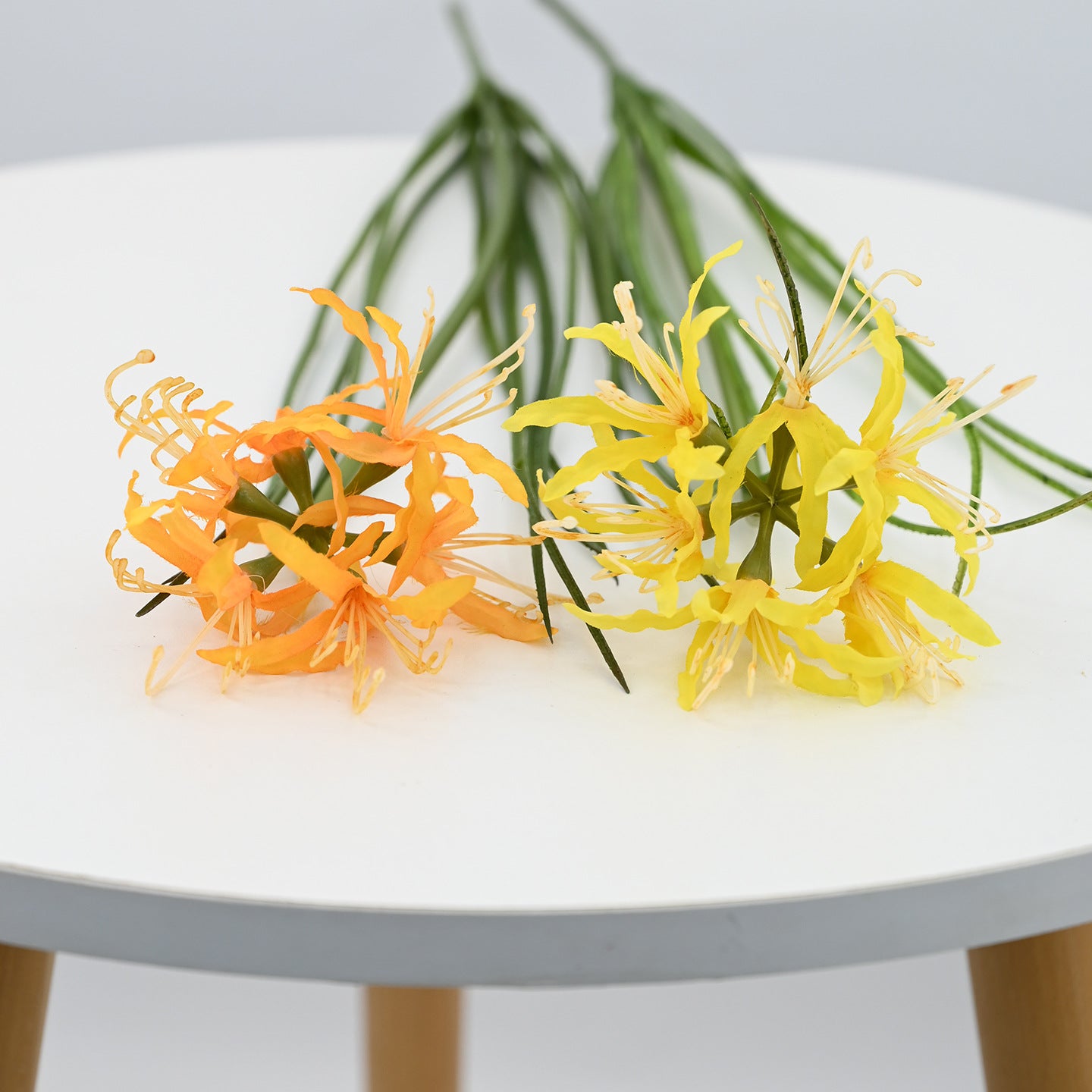 56 cm Künstliche Lycoris-Blume realistisch & pflegeleicht für Vase oder Dekoration