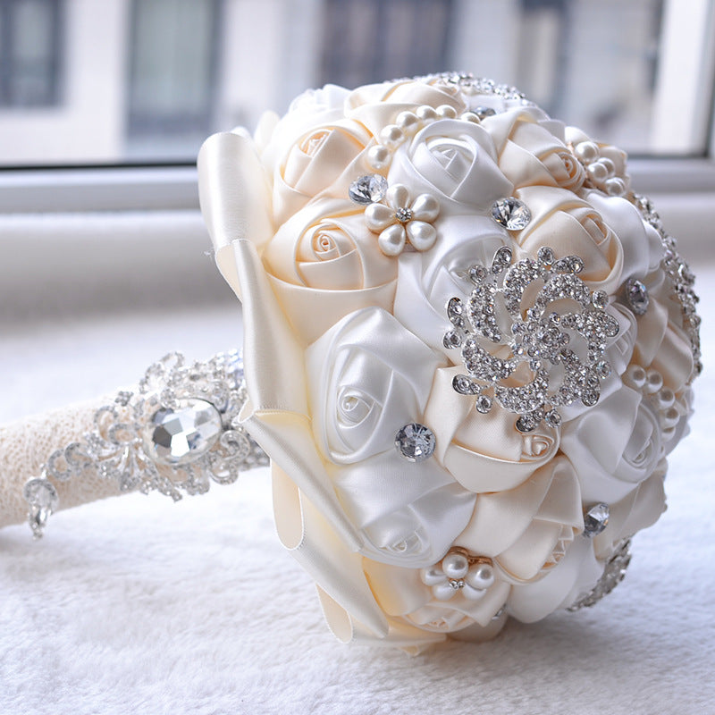 Künstlicher edler Satin-Rosen-Brautstrauß mit Perlen für Hochzeiten