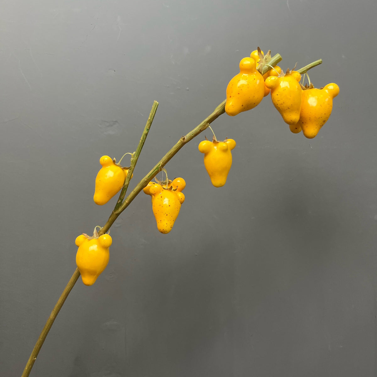 Künstlicher Kürbis-Dekostab, 64 cm, 13 Früchte, Schaumstoff, Herbst- und Erntedeko für Innenraum, Gewerbe, Events