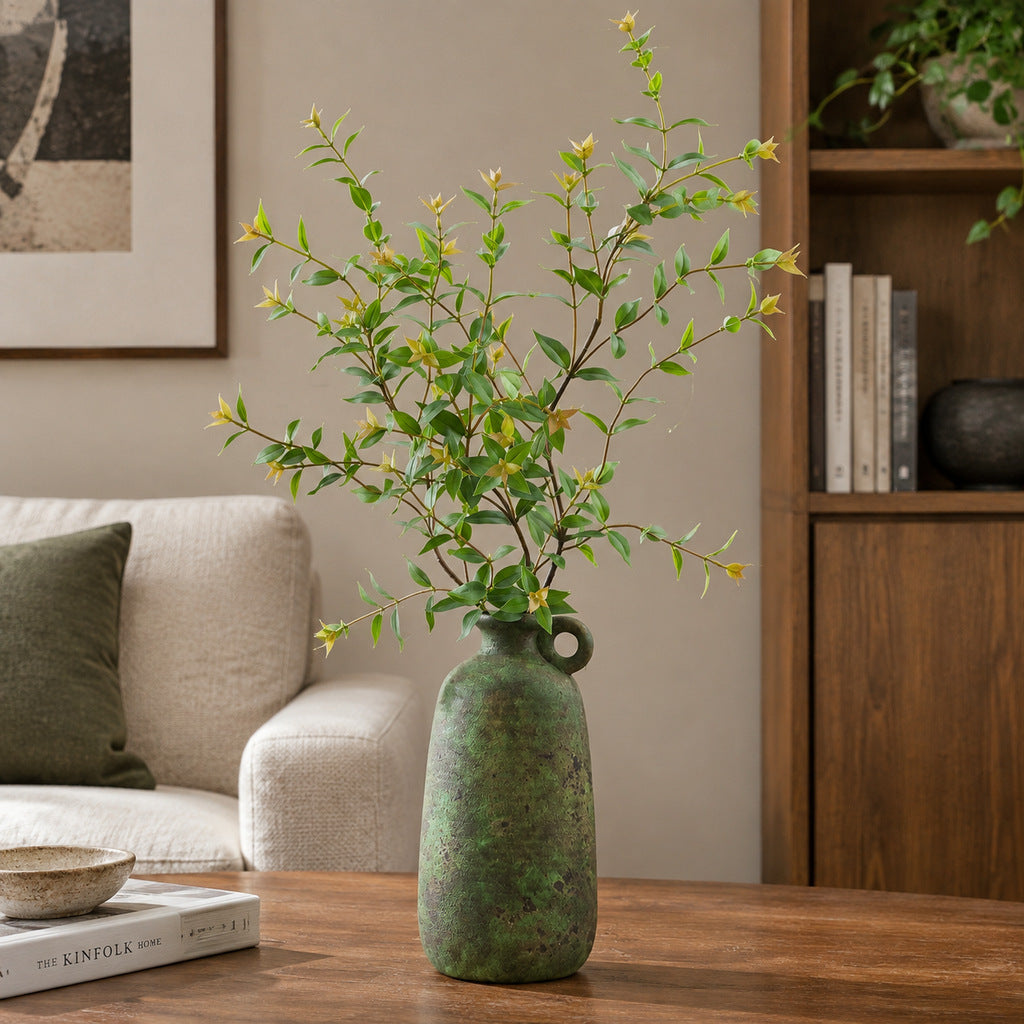 Künstlicher Eukalyptus Zweig mit spitzen Blättern, Kunstseide-Optik, Einzelzweig 83 cm, für Wohnzimmer, Hochzeit und Schaufenster