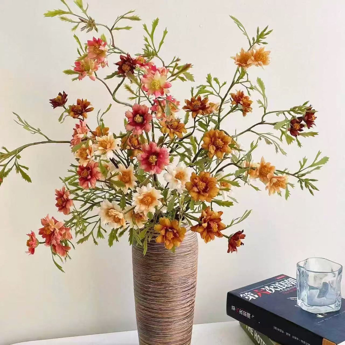 Retro-Kamille-Kunstblume, Einzelstiel mit 9 Blüten, Höhe 84 cm, Polyester-Seide, für Haushalt und Gewerbe