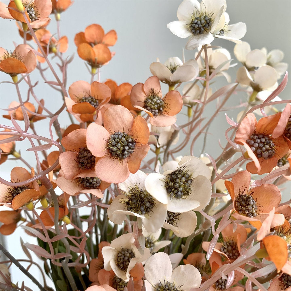 Künstliche Pflaumenblüten, 58 cm hoch, 15 Blüten pro Busch, aus Seidenstoff, retro Stil, für Innenräume