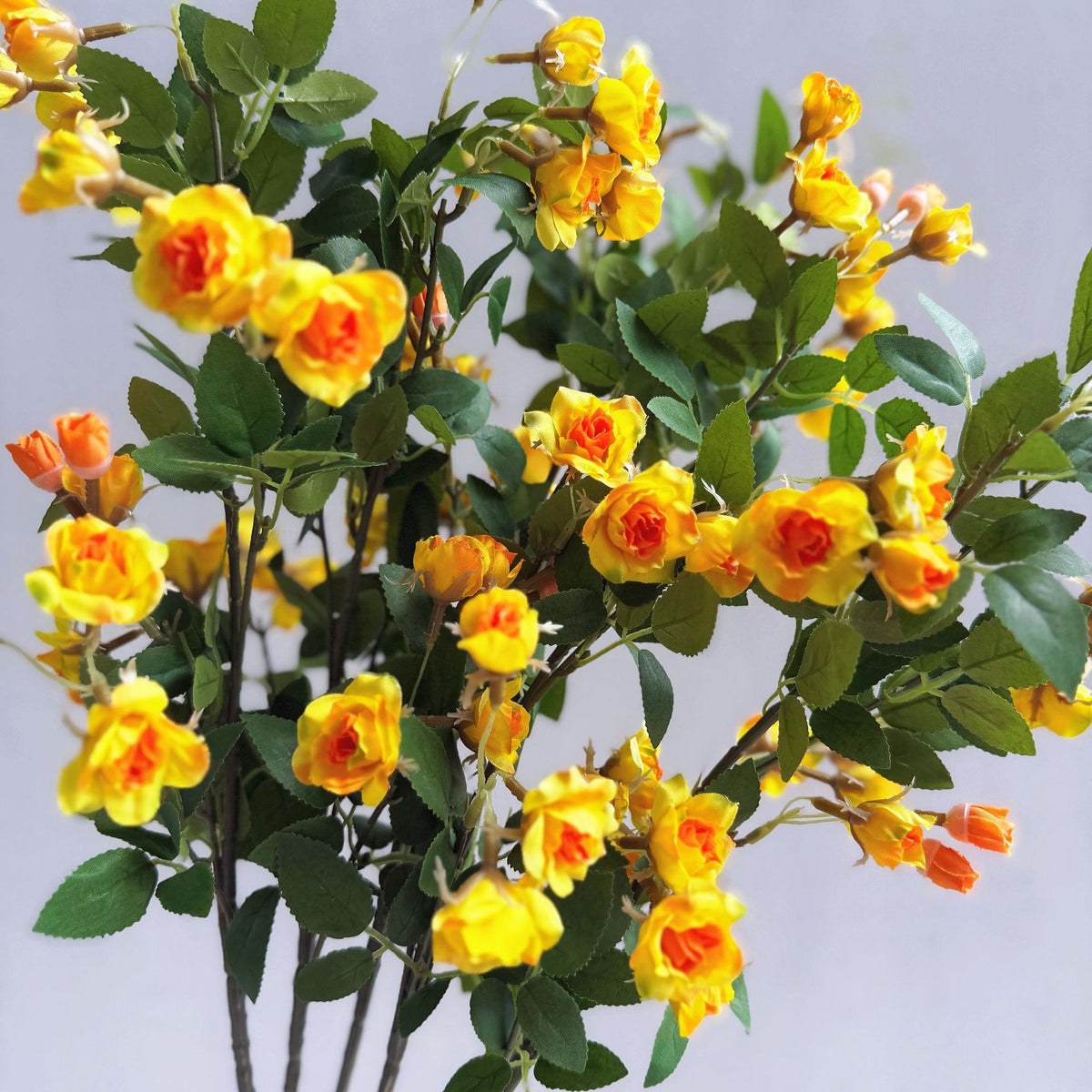 Künstliche Mini-Rosen-Busch mit 18 Blüten, 64 cm, Seidenblumen für Innenraum-Deko, Hochzeit, Event