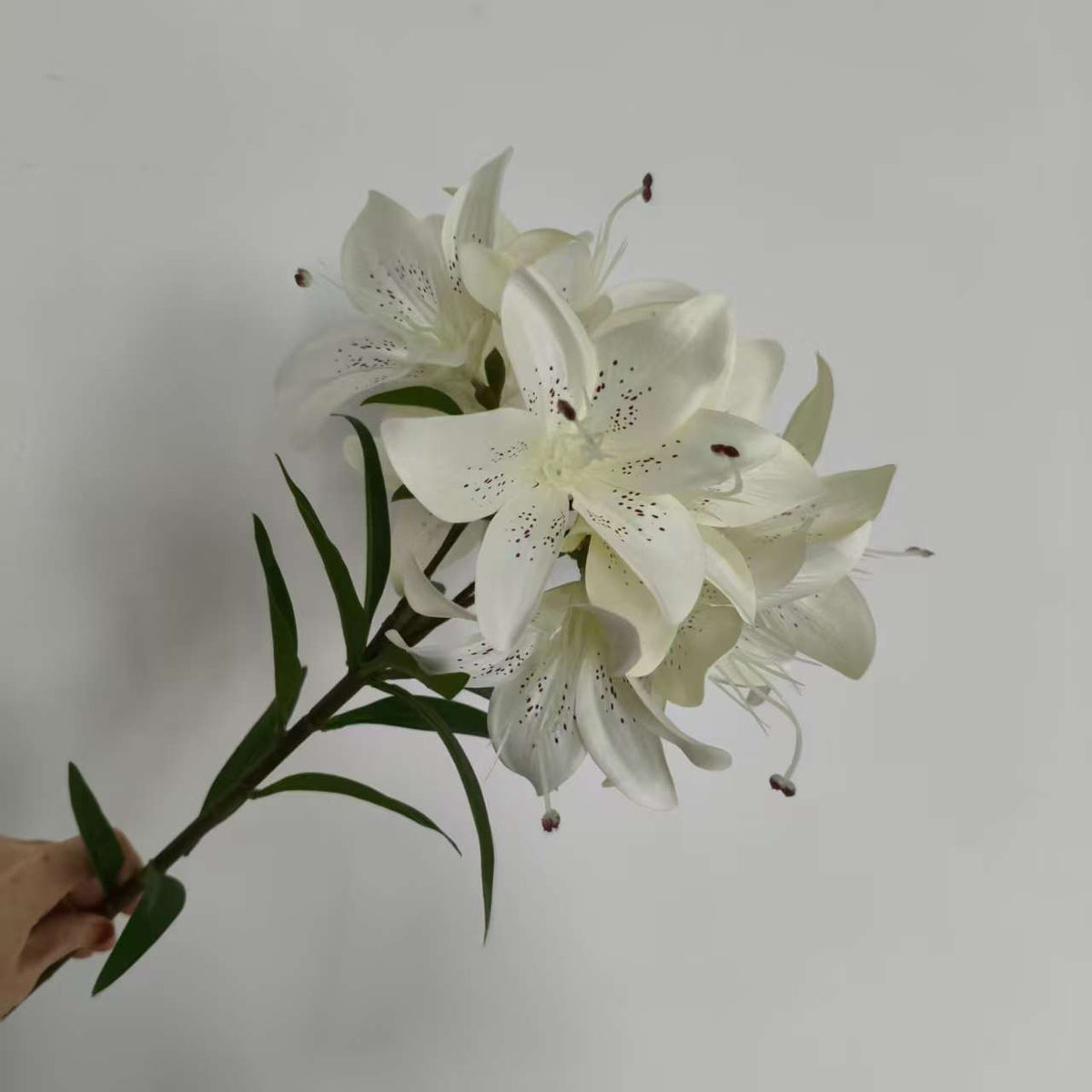 Künstliche Lilie, Einzelstiel mit 10 Blüten, 60 cm Höhe, aus Seidenstoff, für Hochzeiten, Feiern und Dekoration