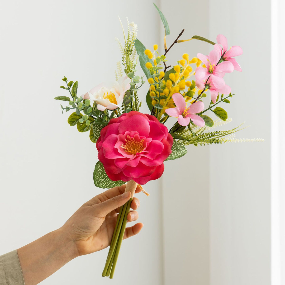 45 cm künstlicher Kamelien-Blumenstrauß aus Seide – 6 Blüten, UV-beständig, für Hochzeit, Dekoration, Innenraum, Bürotisch, Café, Hotel