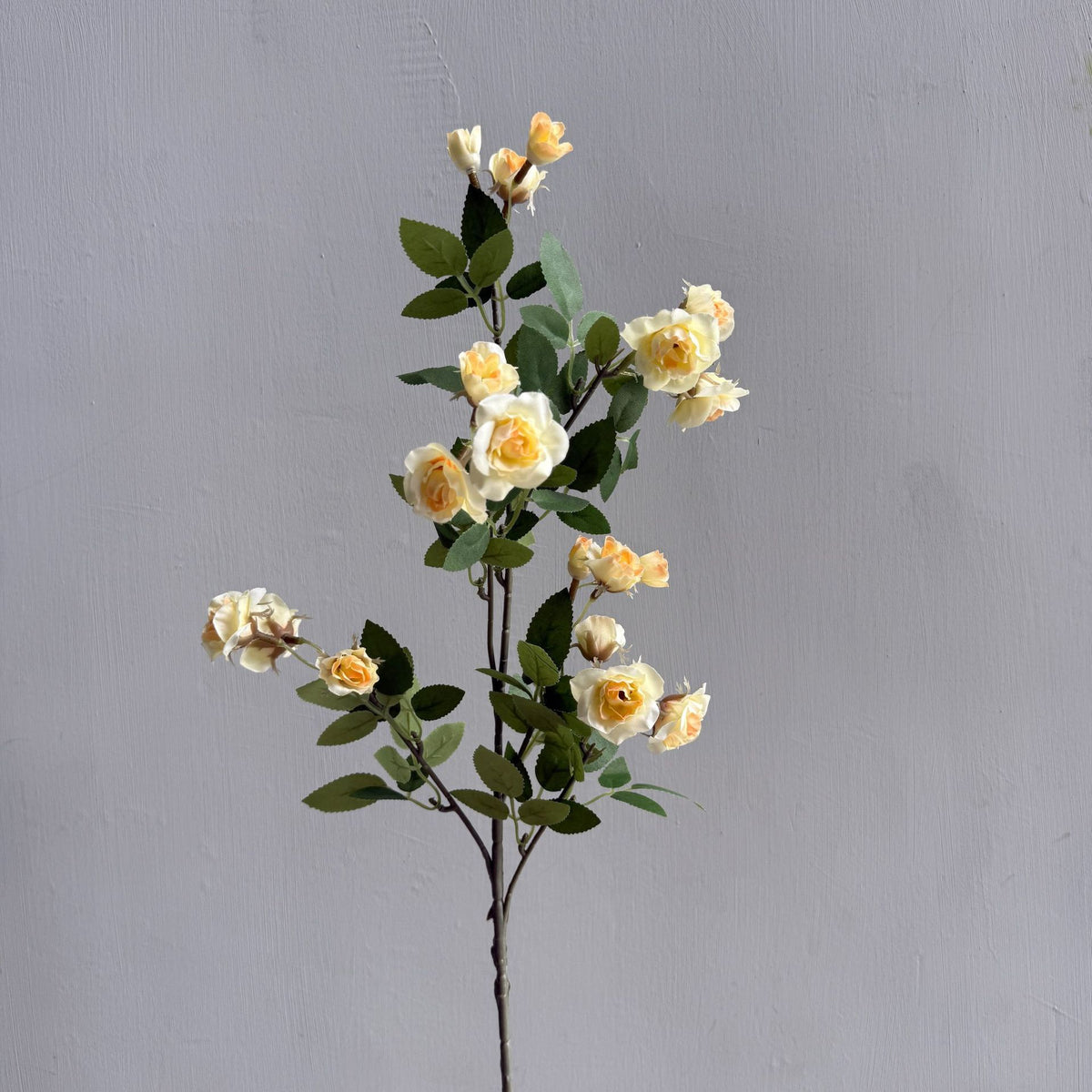Künstliche Mini-Rosen-Busch mit 18 Blüten, 64 cm, Seidenblumen für Innenraum-Deko, Hochzeit, Event
