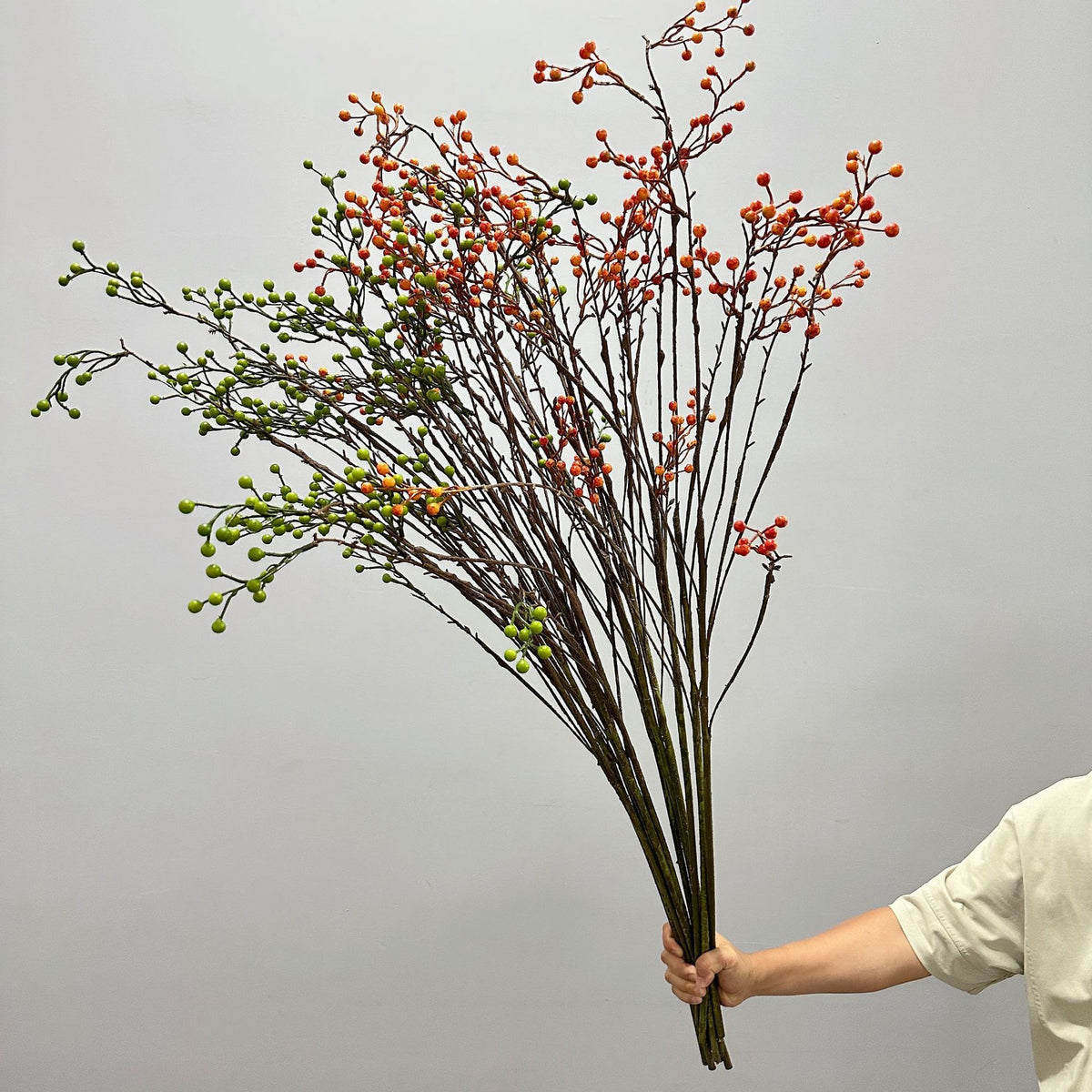 Künstliche Rote-Beeren-Busch-Dekoration, 140 cm langer Zierzweig aus Schaumstoff, für Hochzeiten, Innen- und Außendekoration