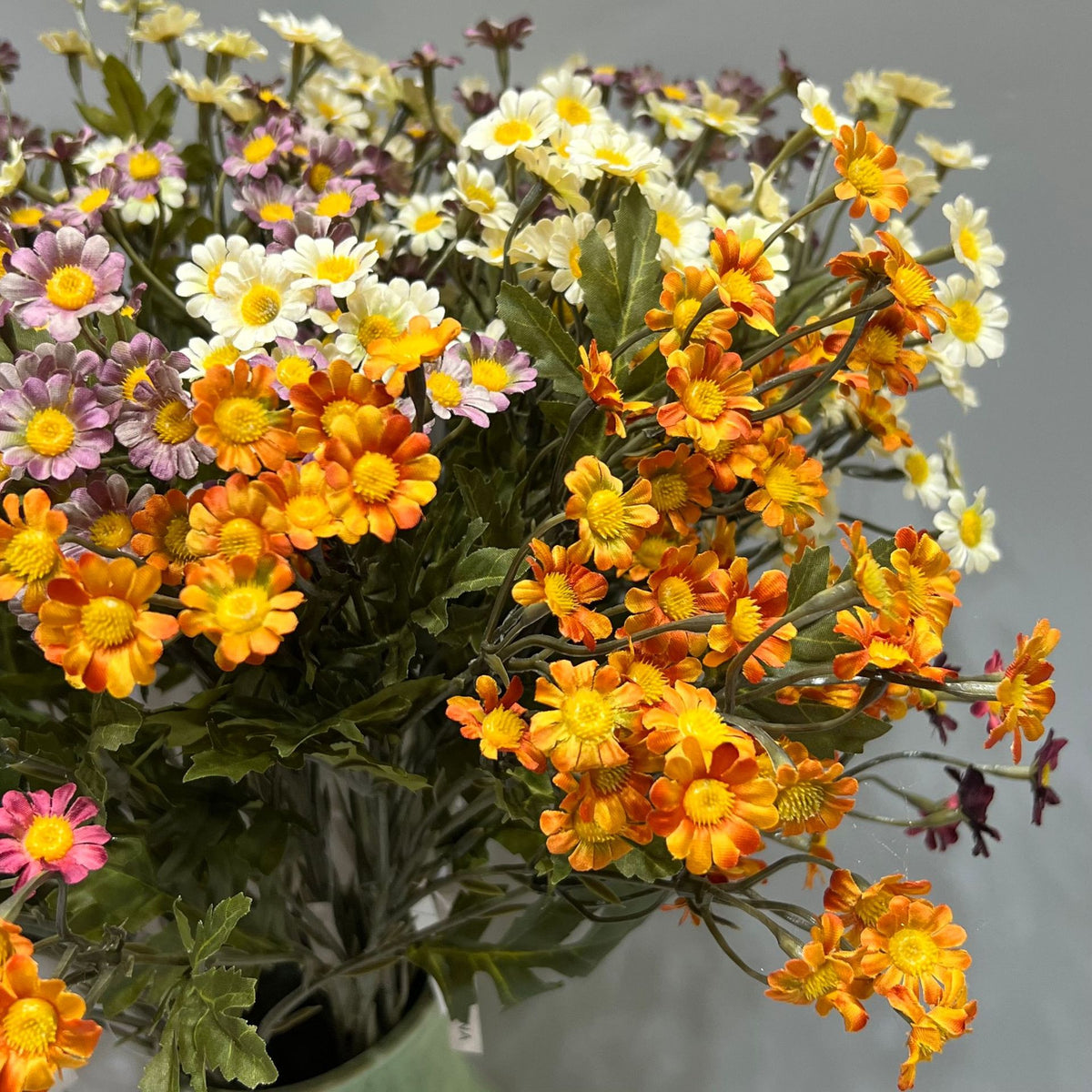 Künstliche Kamillenblüte, einzelner Stiel mit 50 Blüten, 58 cm hoch, aus Seidenstoff - für Hochzeiten, Büro und Innendekoration