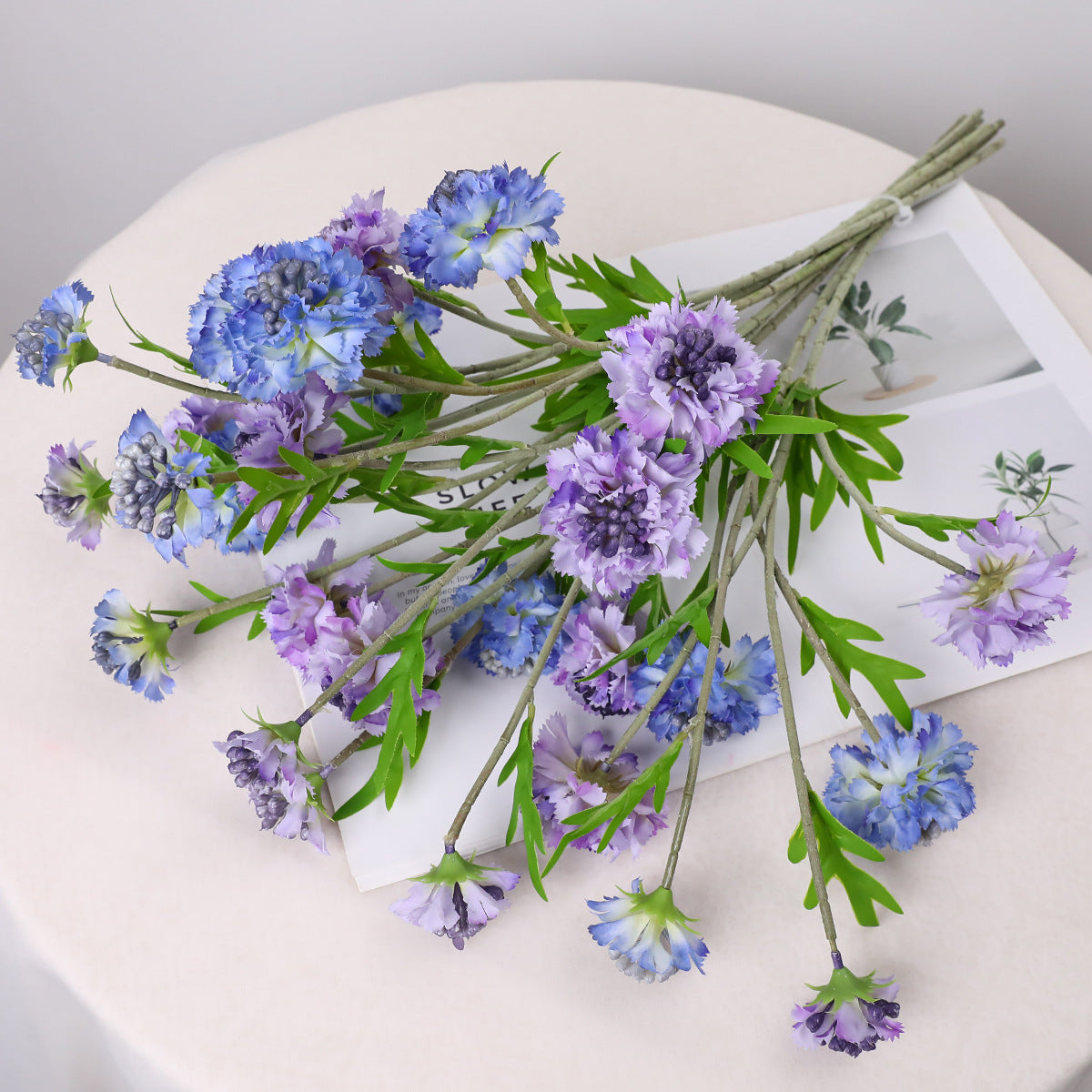 Kunstblumen Skabiose, Nelke & Margerite, Blumenbusch mit 3 Blütenköpfen, 57 cm, Polyester-Mischmaterial, für Hochzeit & Gewerbe