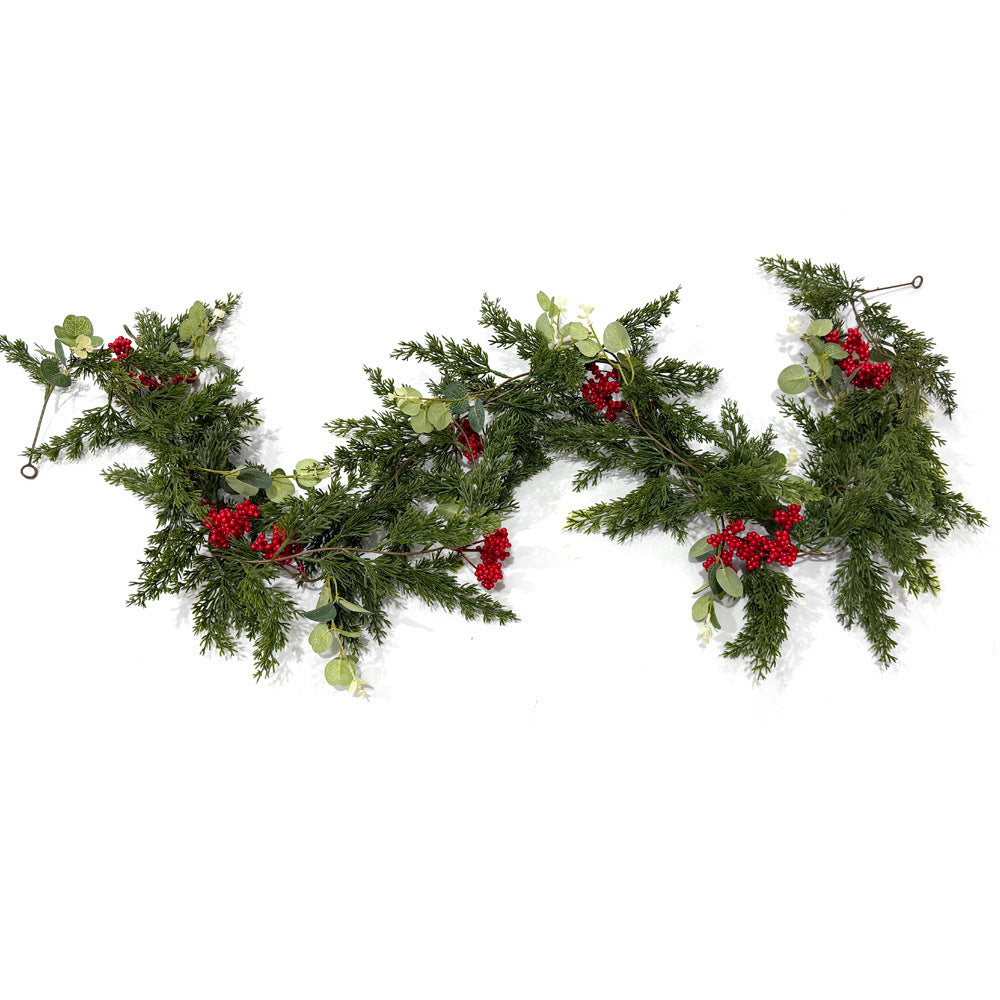 Künstliche Kiefernranke mit roten Beeren und Münzblättern, Kunststoff-Girlande 180 cm, für Weihnachten, Hotel und Schaufenster