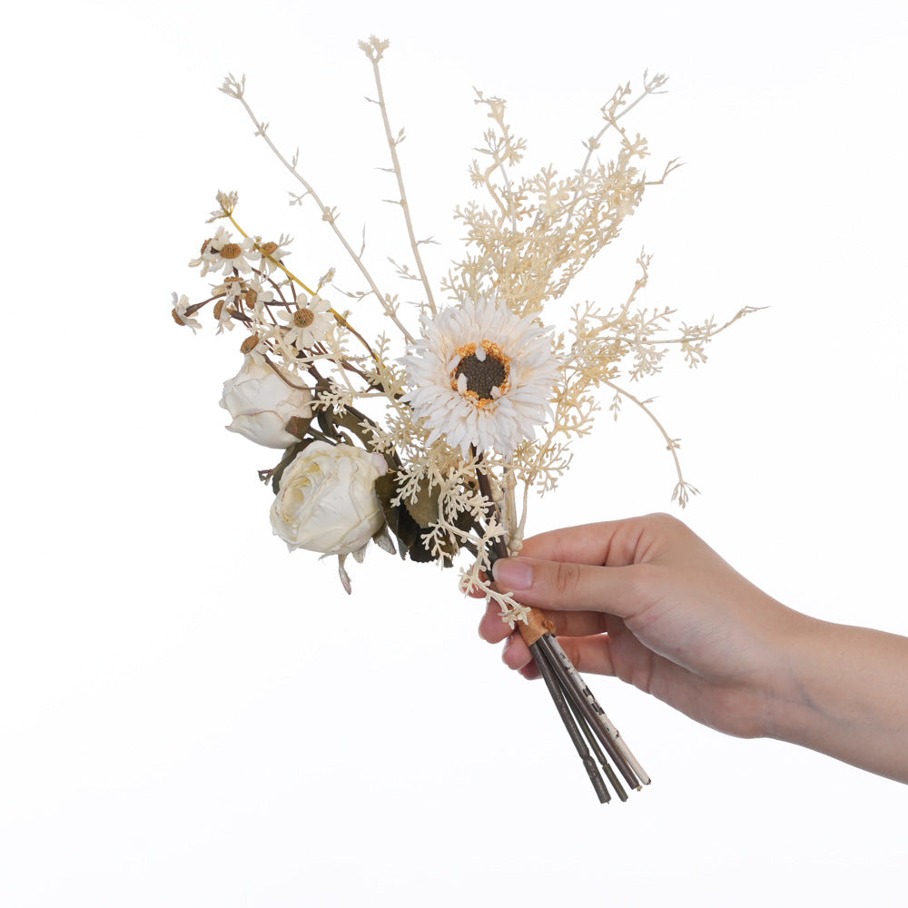 32 cm künstliches Blumenbouquet aus Rosen, Gänseblümchen und Hortensien, Vintage-Stil, für Zuhause, ohne Vase