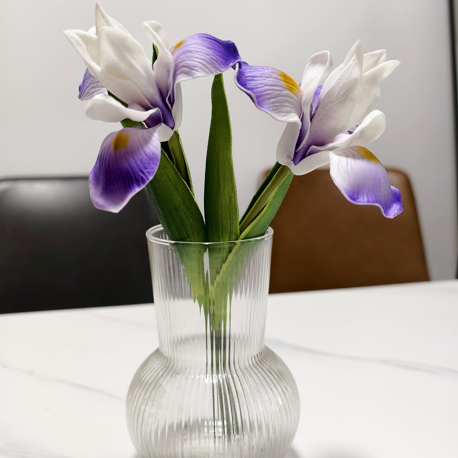 33 cm Zwei Stiele künstlicher Schwertlilien zur Heiratsdekoration zu Hause