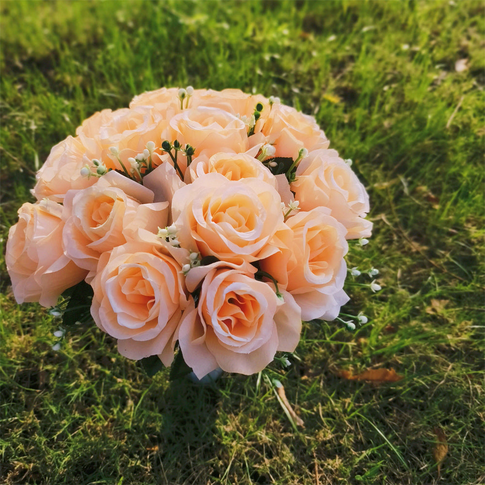 Grabschmuck Rosenstrauß mit Vase | ca. 38 cm | Wetterfeste Kunstblumen | Grabgesteck für Allerheiligen & Gedenken