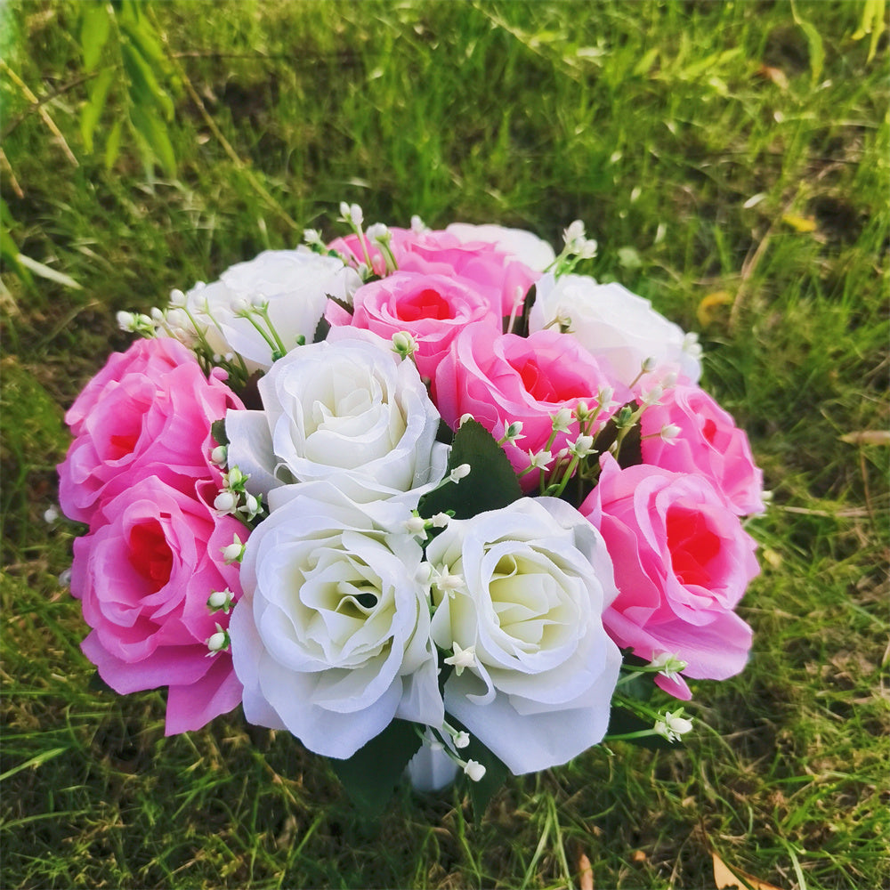 Grabschmuck Rosenstrauß mit Vase | ca. 38 cm | Wetterfeste Kunstblumen | Grabgesteck für Allerheiligen & Gedenken
