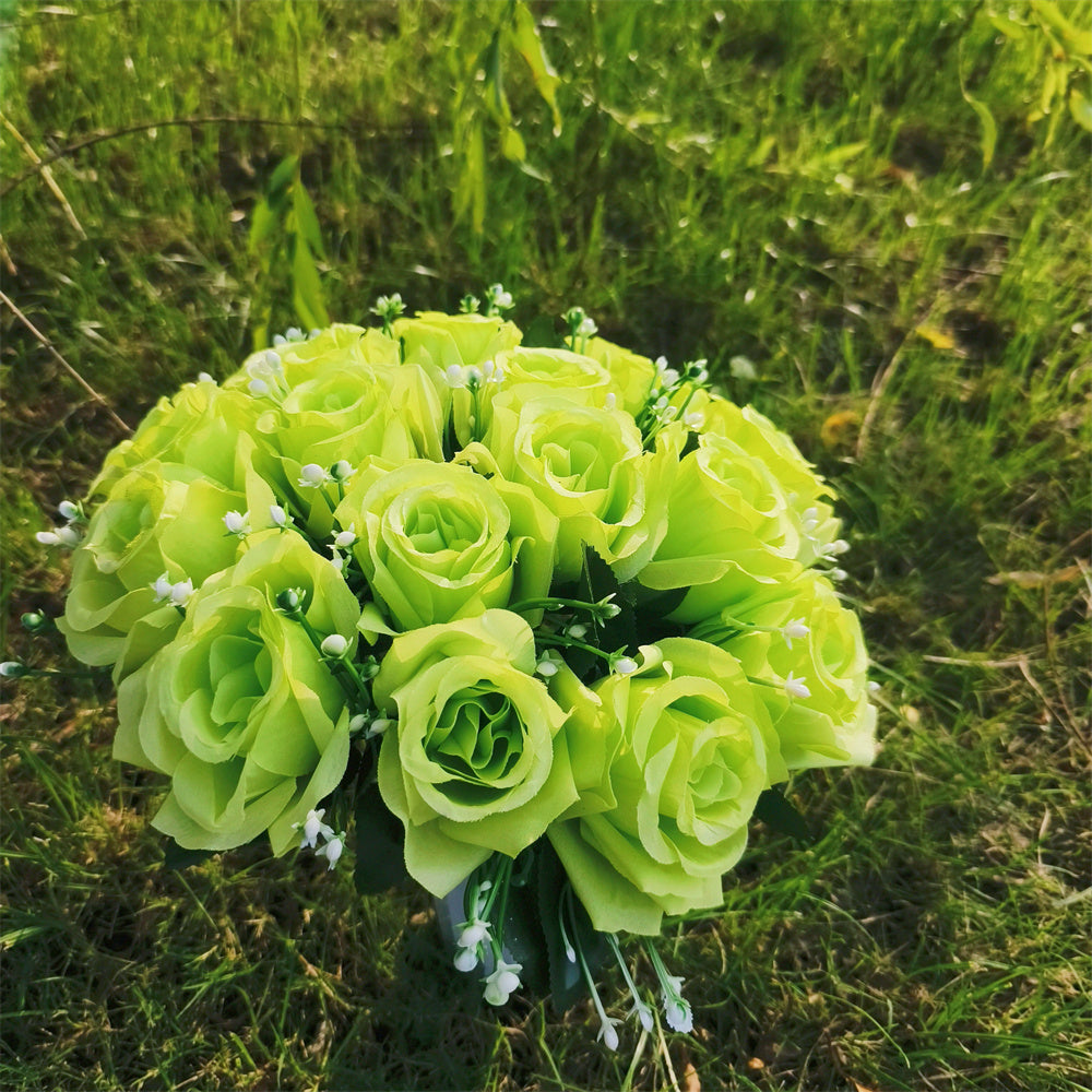 Grabschmuck Rosenstrauß mit Vase | ca. 38 cm | Wetterfeste Kunstblumen | Grabgesteck für Allerheiligen & Gedenken